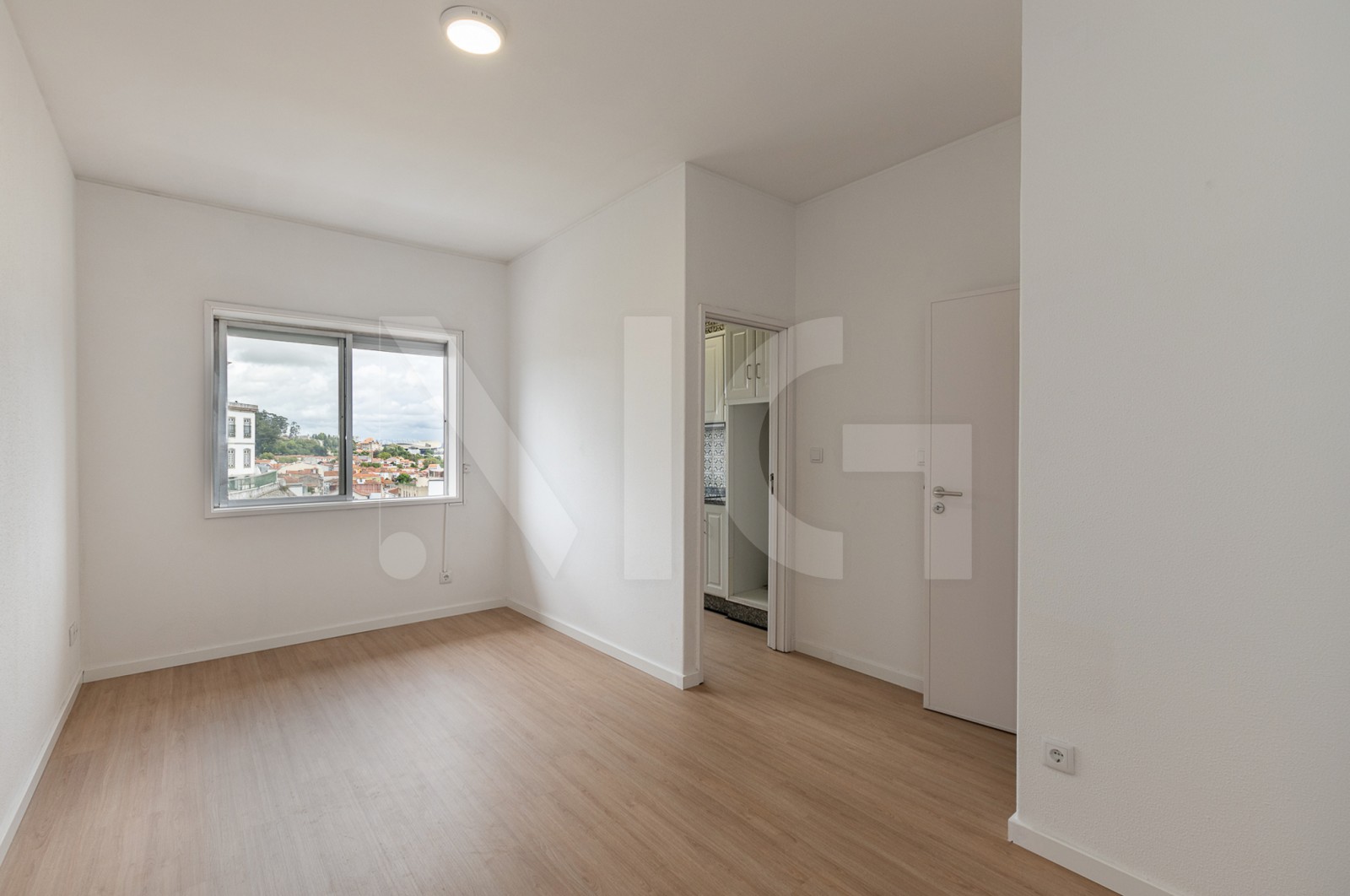 Apartment T1 for For sale in Bonfim, Porto, Porto - Sala (Imagem 1)