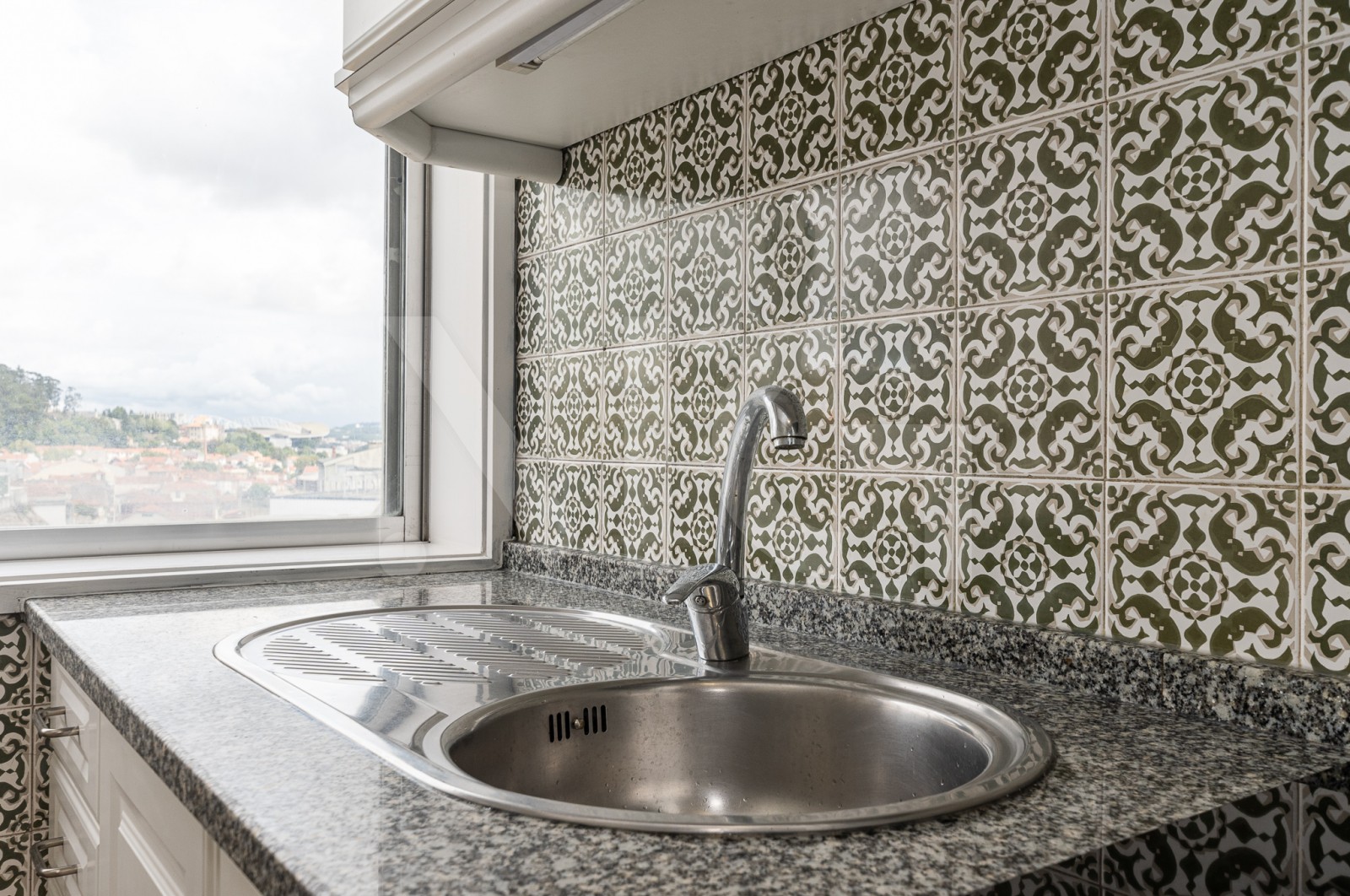 Apartment T1 for For sale in Bonfim, Porto, Porto - Cozinha (Imagem 4)