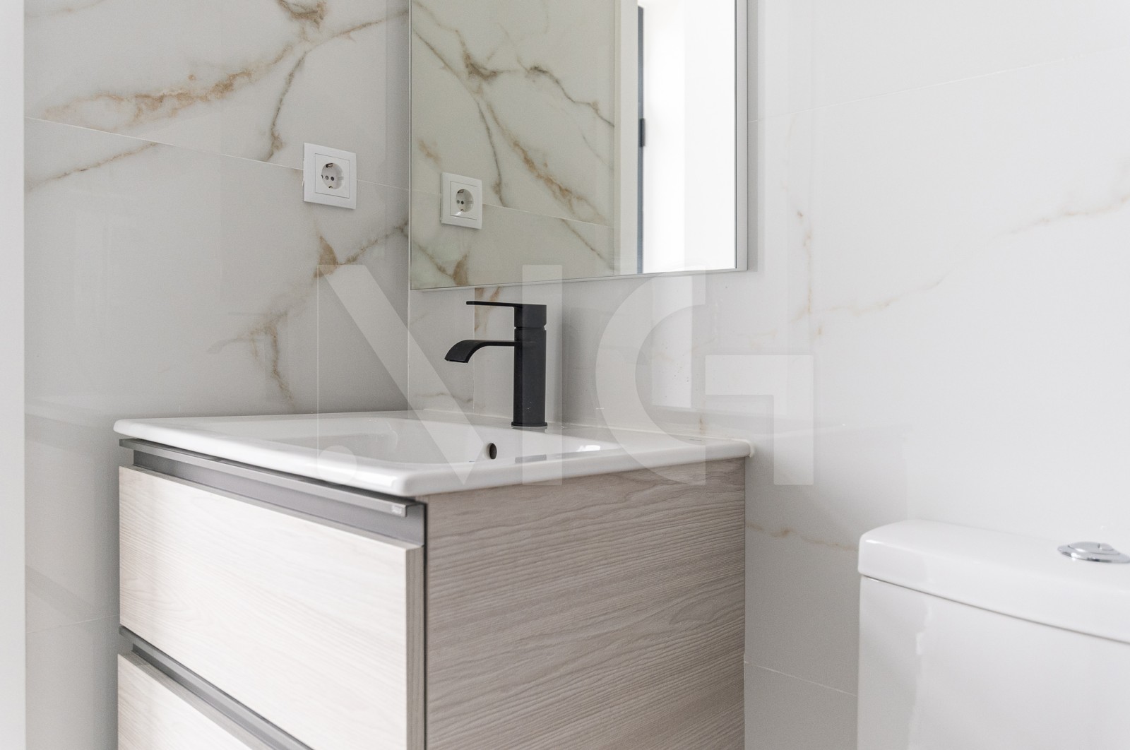 House T3 for For sale in Campanhã, Porto, Porto - Casa de banho (Imagem 2)