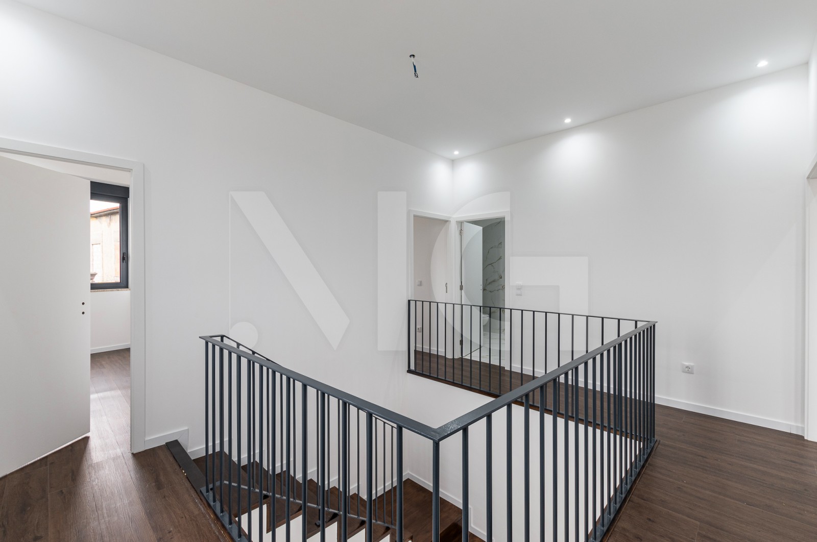 House T3 for For sale in Campanhã, Porto, Porto - Corredor (Imagem 4)