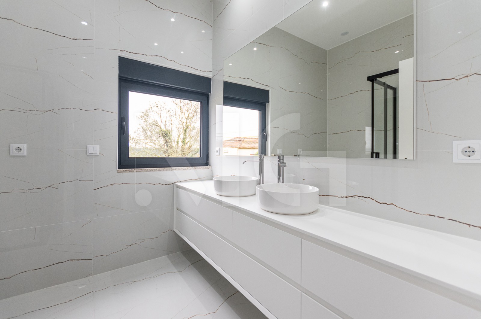 House T3 for For sale in Campanhã, Porto, Porto - Casa de banho (Imagem 3)