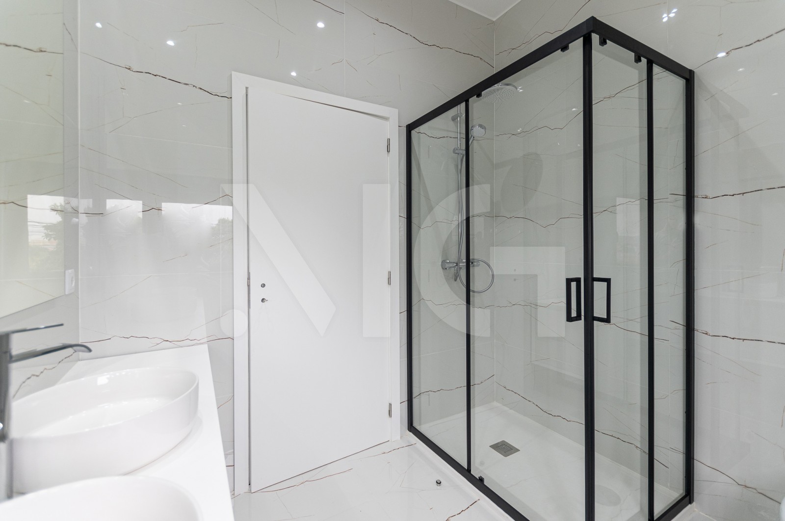 House T3 for For sale in Campanhã, Porto, Porto - Casa de banho (Imagem 4)