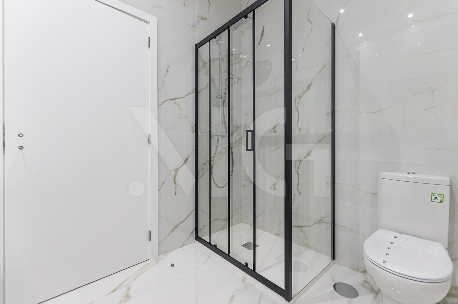 House T3 for For sale in Campanhã, Porto, Porto - Casa de banho (Imagem 10)