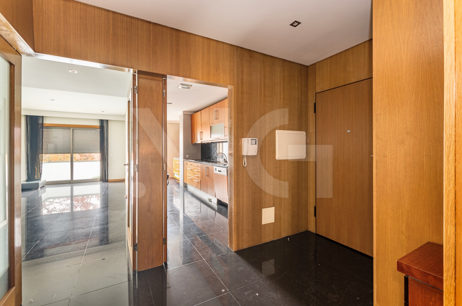 Apartamento T2 para Venda em Nogueira e Silva Escura, Maia, Porto - Hall de entrada (Imagem 2)