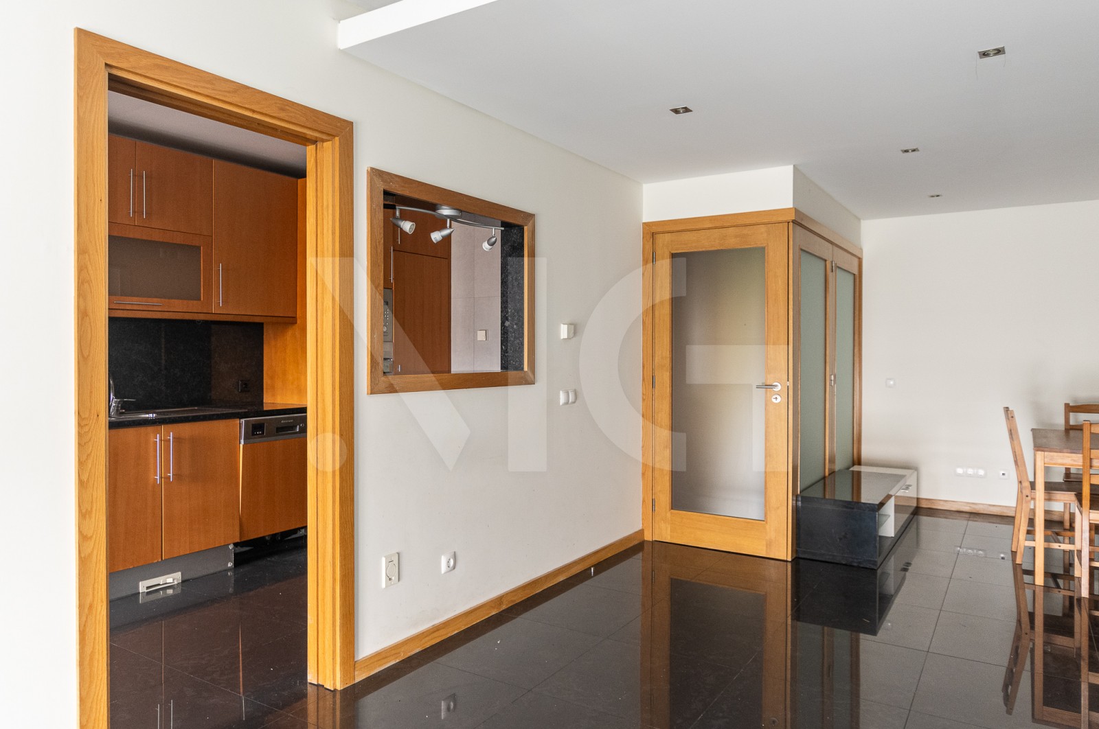 Apartamento T2 para Venda em Nogueira e Silva Escura, Maia, Porto - Cozinha (Imagem 8)