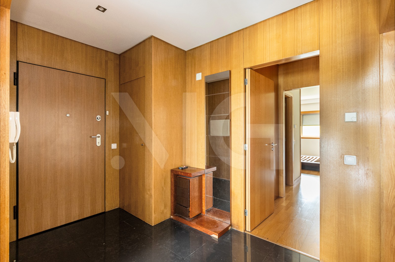 Apartamento T2 para Venda em Nogueira e Silva Escura, Maia, Porto - Hall de entrada (Imagem 3)