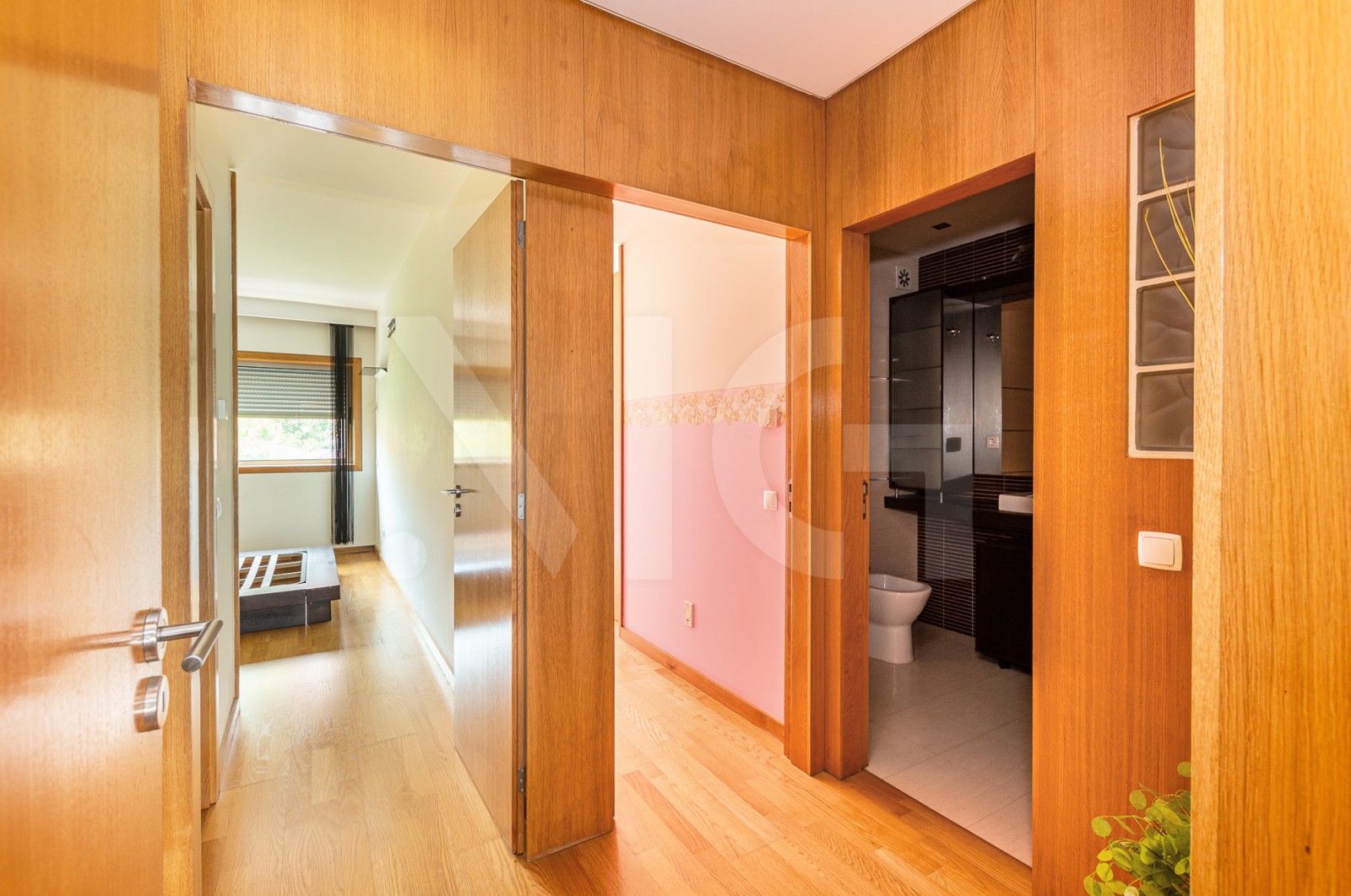 Apartamento T2 para Venda em Nogueira e Silva Escura, Maia, Porto - Corredor (Imagem 1)