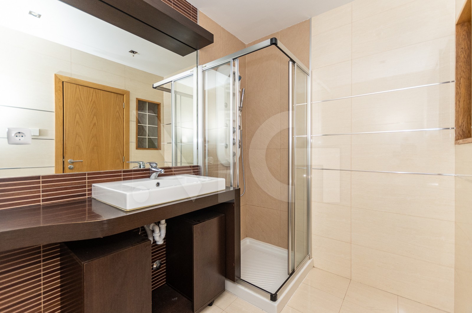 Apartamento T2 para Venda em Nogueira e Silva Escura, Maia, Porto - Casa de banho (Imagem 2)