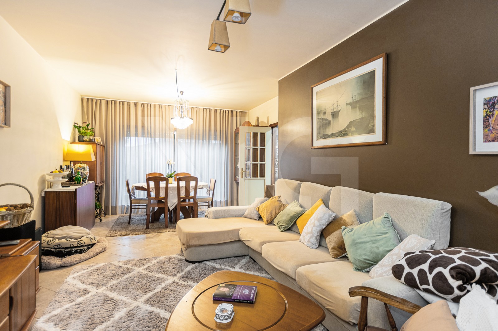 Moradia T4 para Venda em Cidade da Maia, Maia, Porto - Sala (Imagem 2)