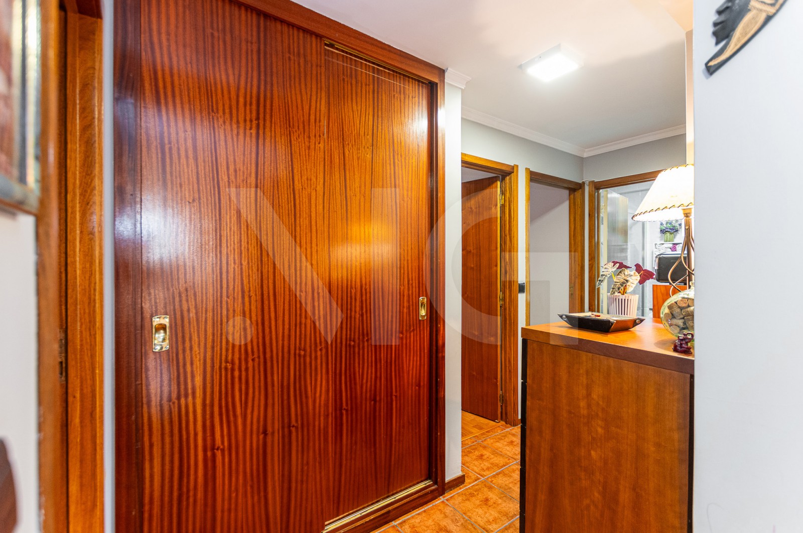 Apartment T3 for For sale in Canidelo, Vila Nova de Gaia, Porto - Corredor (Imagem 1)