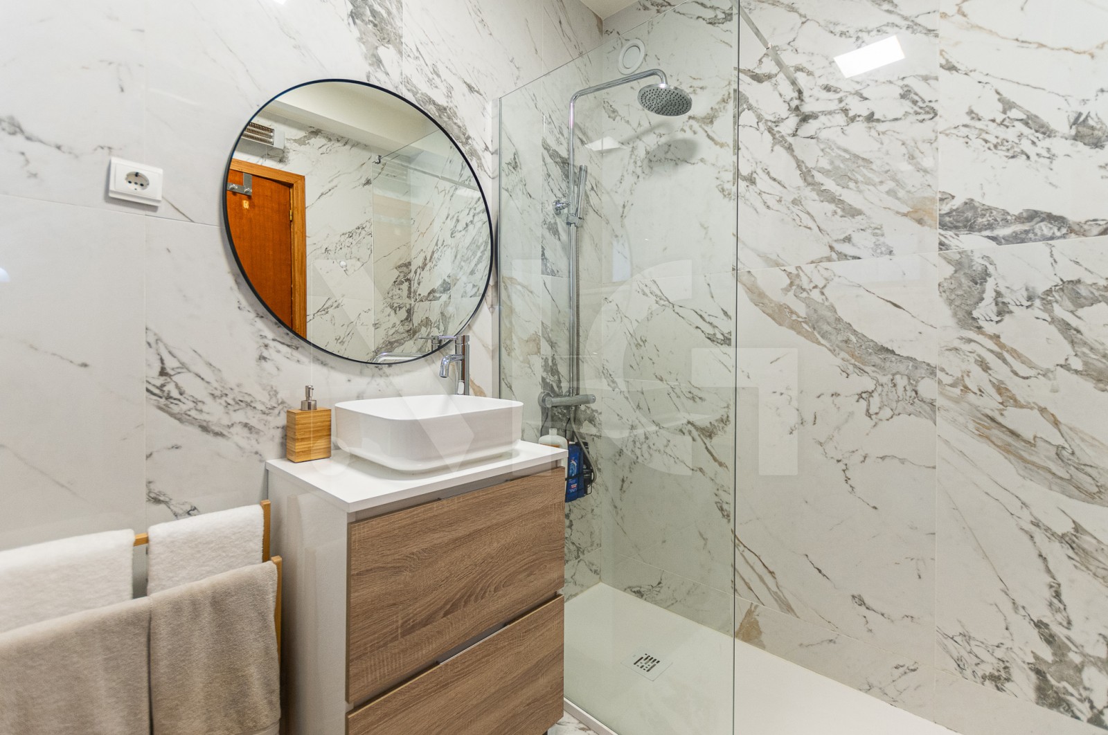 Apartment T2 for For sale in Gondomar (São Cosme), Valbom e Jovim, Gondomar, Porto - Casa de banho (Imagem 3)