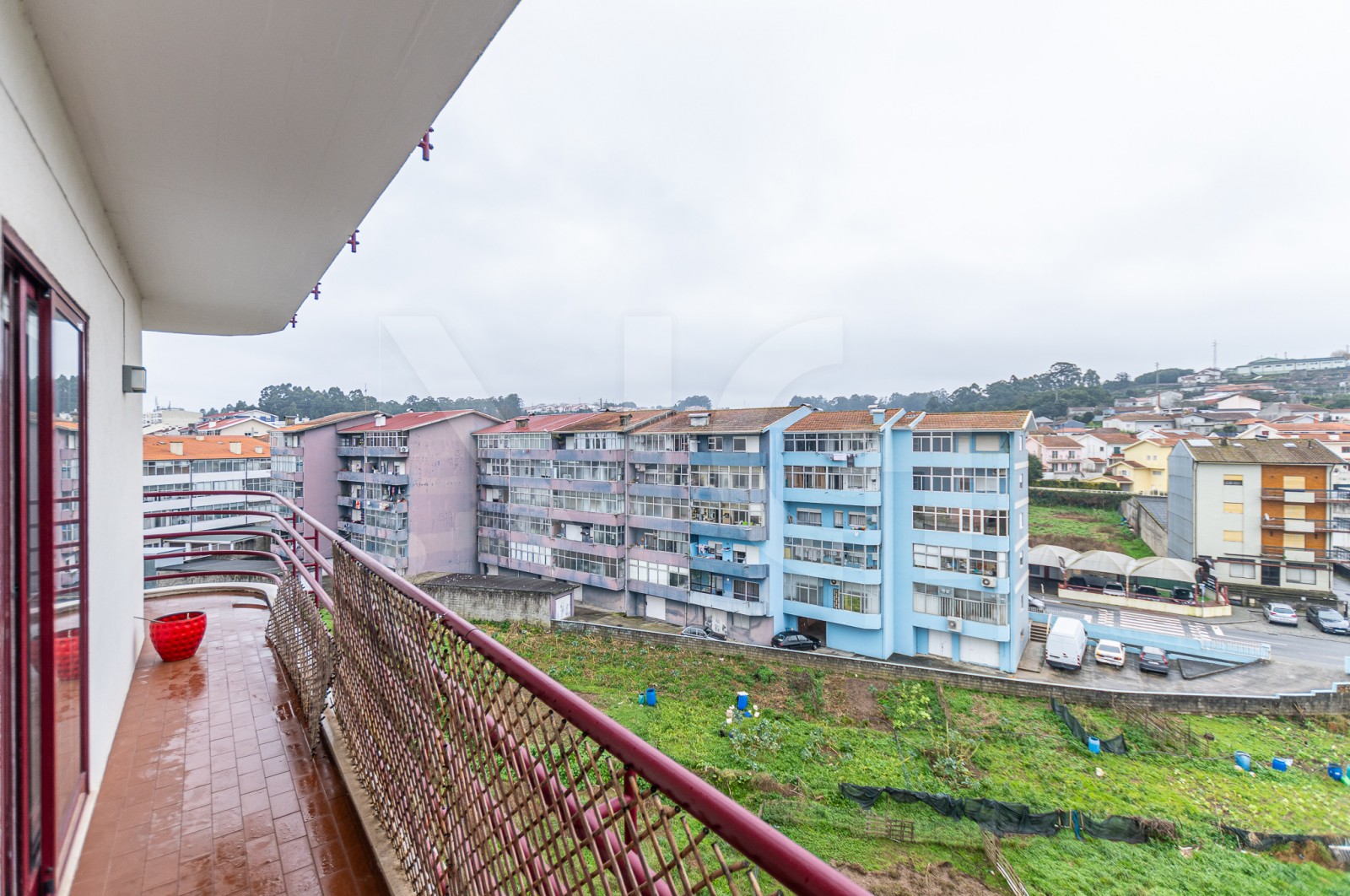 Apartment T2 for For sale in Gondomar (São Cosme), Valbom e Jovim, Gondomar, Porto - Varanda (Imagem 1)