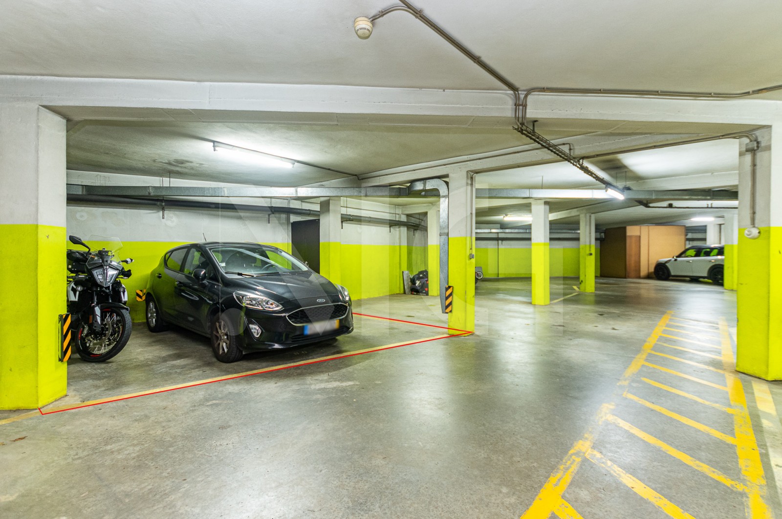 Apartment T2 for For sale in Gondomar (São Cosme), Valbom e Jovim, Gondomar, Porto - Parqueamento/Garagem (Imagem 2)