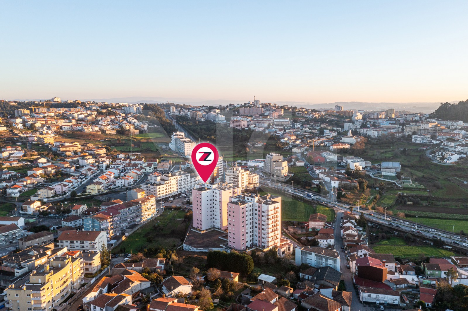 Apartment T2 for For sale in Gondomar (São Cosme), Valbom e Jovim, Gondomar, Porto - Área envolvente (Imagem 6)