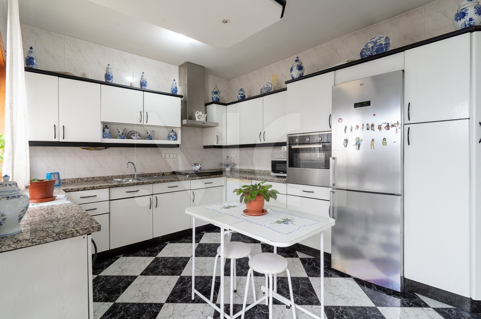 Apartamento T3 para Venda em Santo Tirso, Couto (Santa Cristina e São Miguel) e Burgães, Santo Tirso, Porto - Cozinha (Imagem 2)