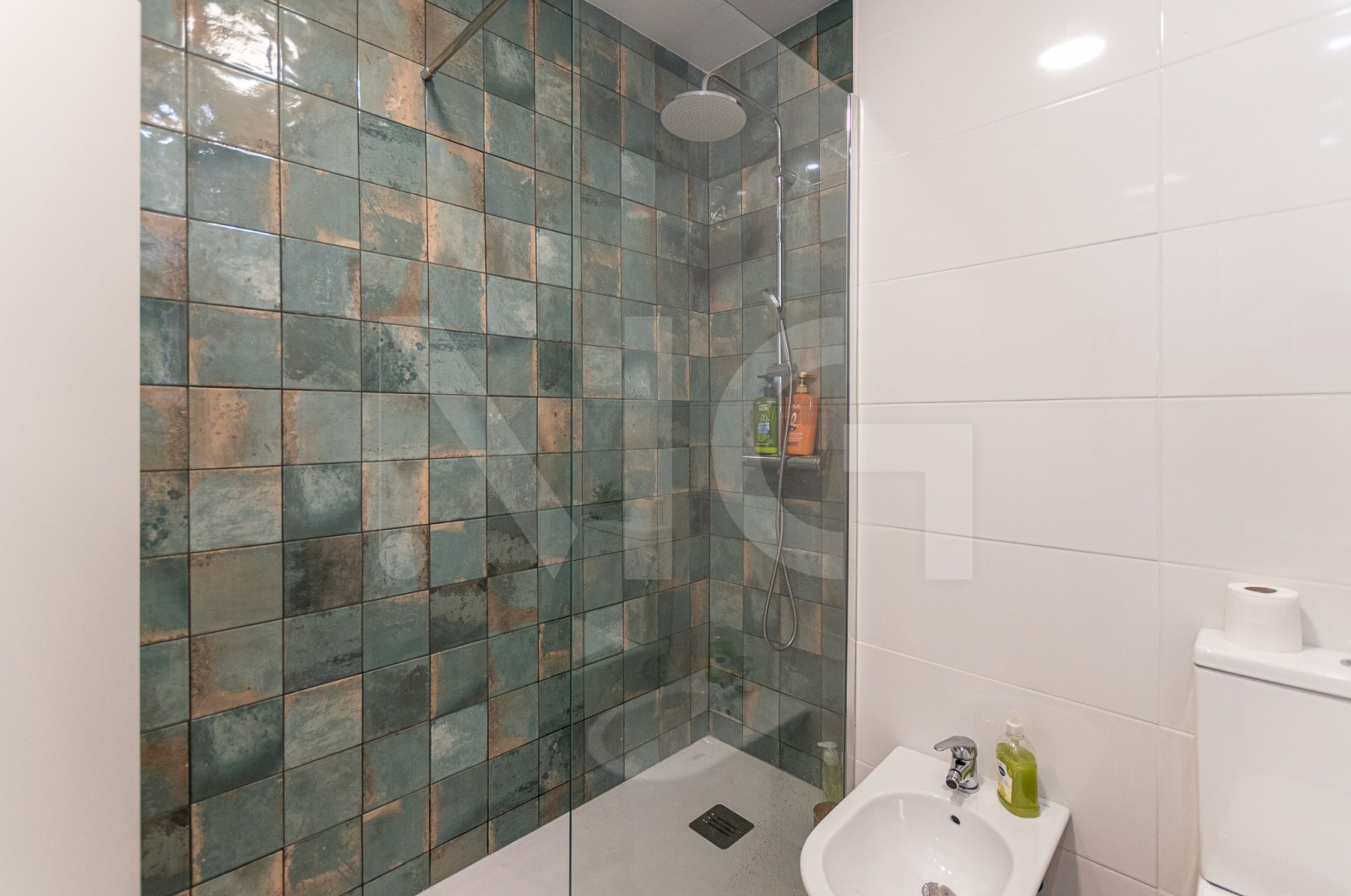 Apartment T2 for For sale in Ermesinde, Valongo, Porto - Casa de banho (Imagem 2)