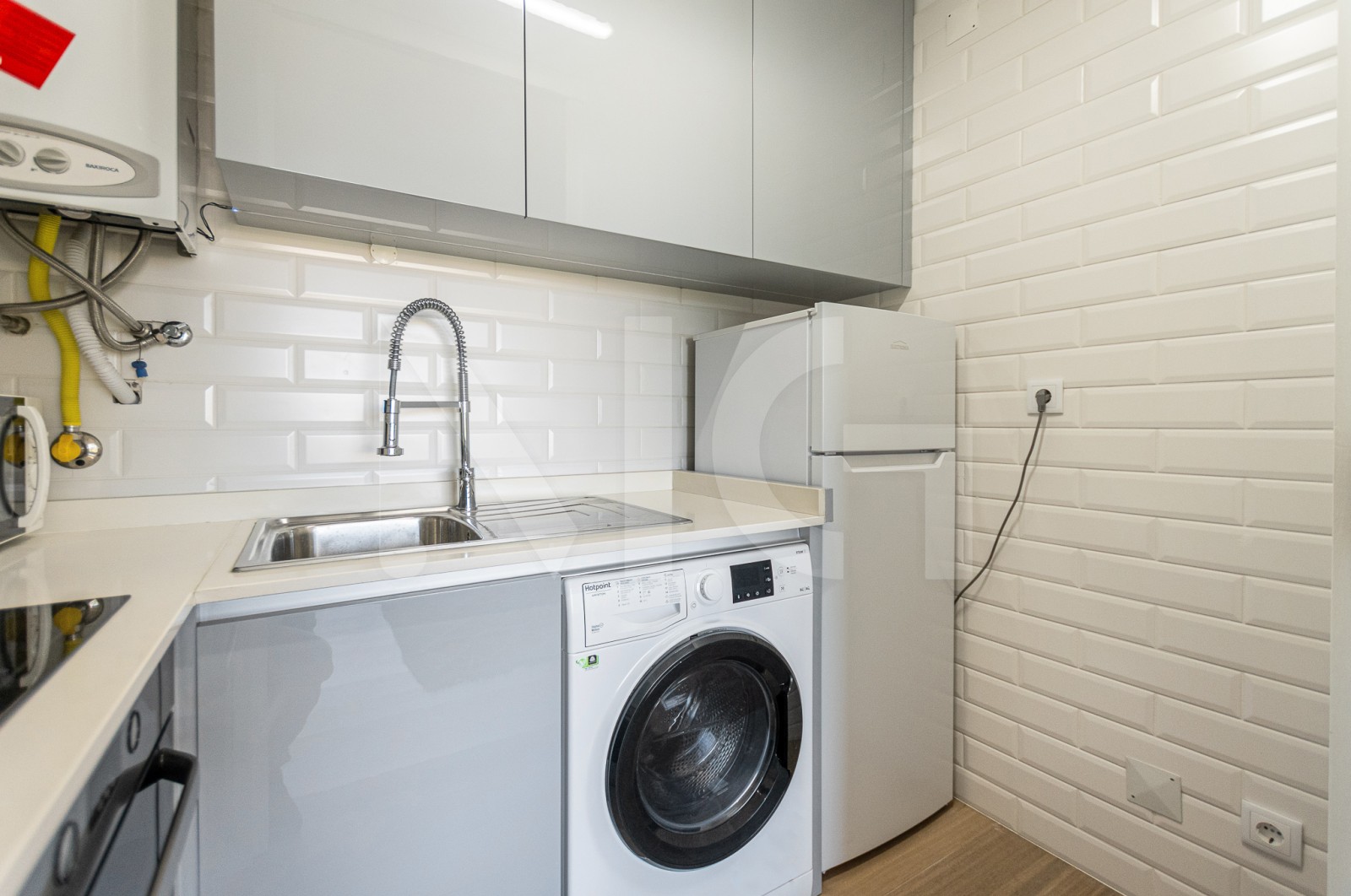 Apartment T1 for For sale in Matosinhos e Leça da Palmeira, Matosinhos, Porto - Cozinha (Imagem 3)