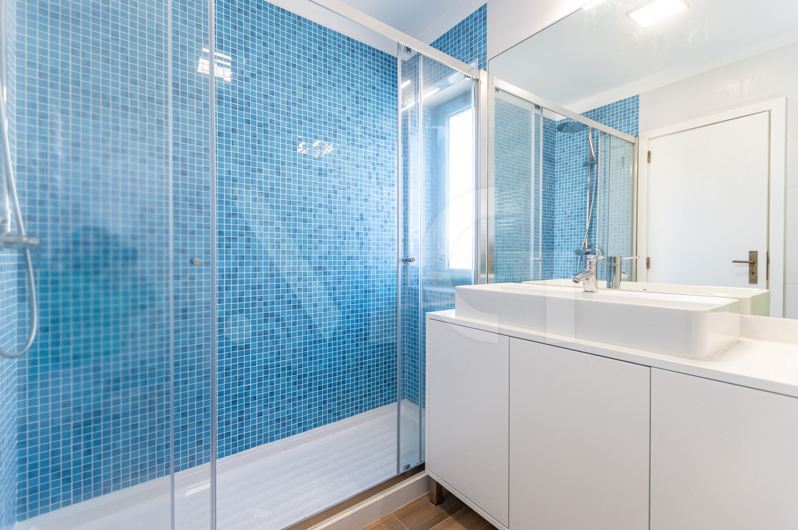 Apartment T1 for For sale in Matosinhos e Leça da Palmeira, Matosinhos, Porto - Casa de banho (Imagem 2)