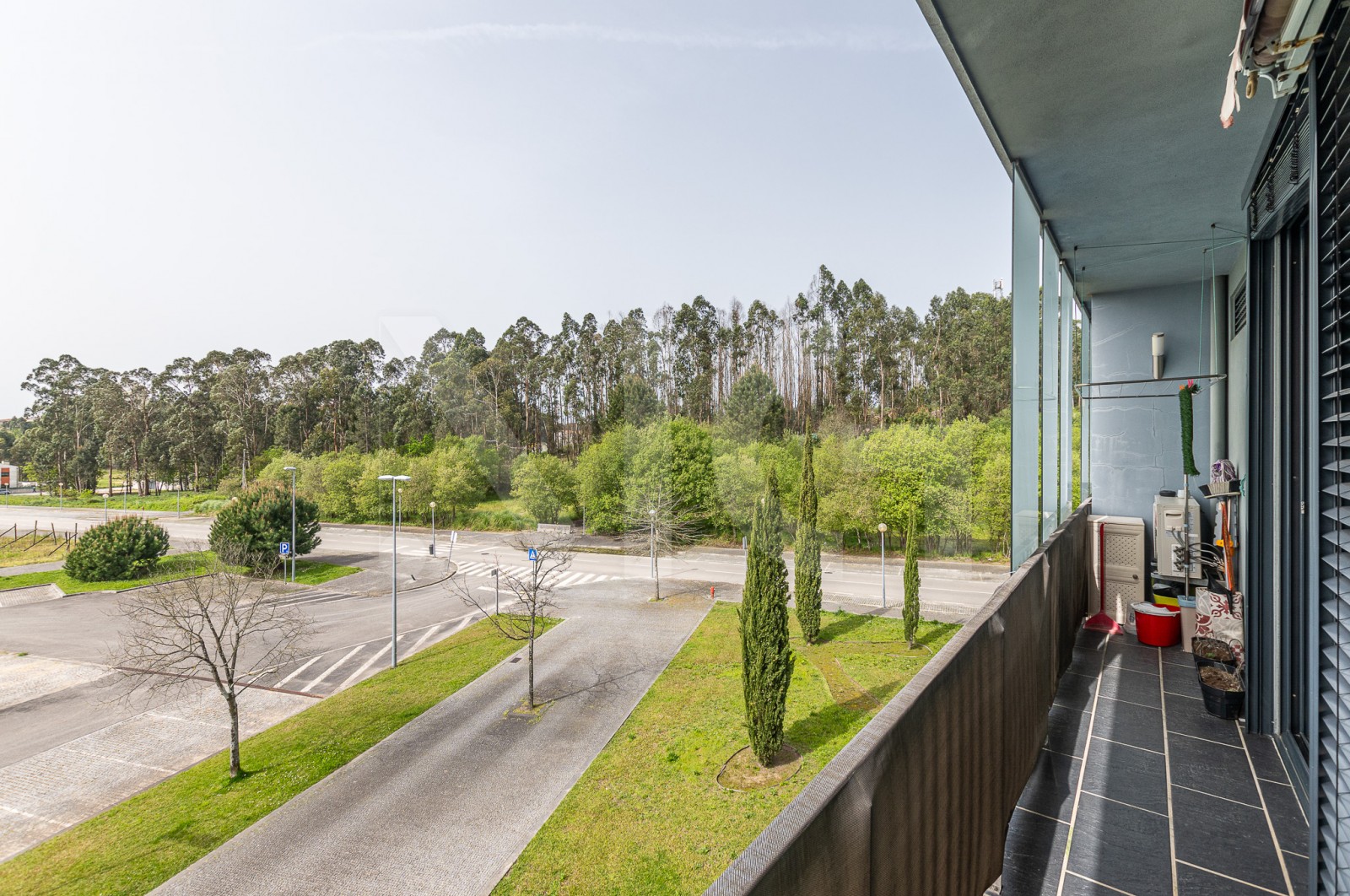 Apartamento T3 para Venda em Cidade da Maia, Maia, Porto - Varanda (Imagem 1)