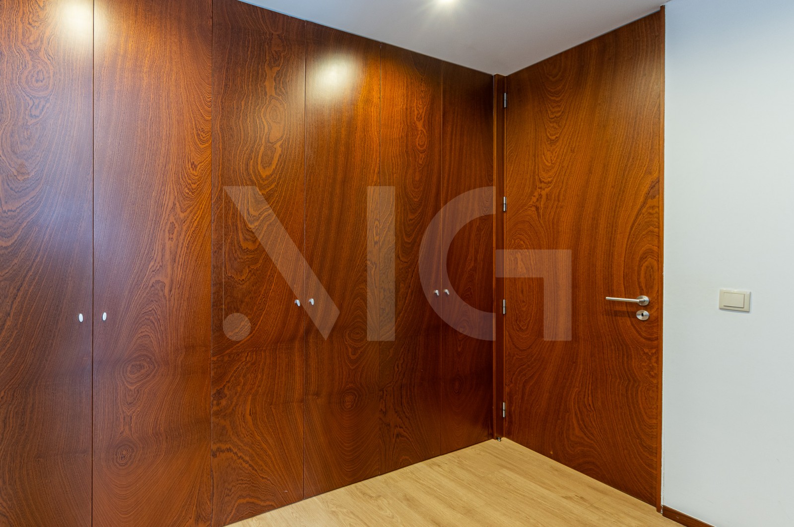 Apartamento T3 para Venda em Cidade da Maia, Maia, Porto - Corredor (Imagem 3)