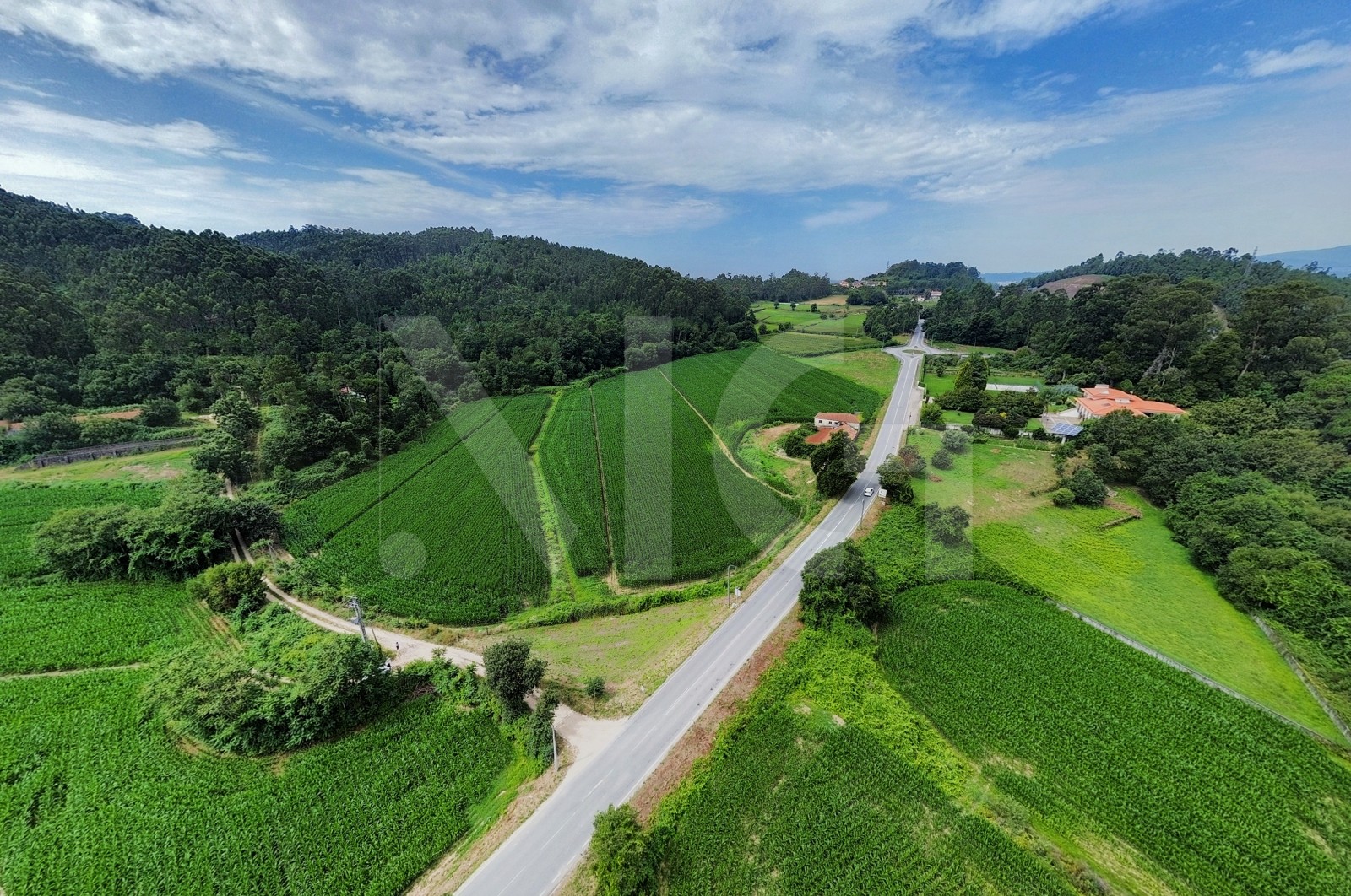 Terreno Rústico para Venda em Areias de Vilar e Encourados, Barcelos, Braga - Área envolvente (Imagem 4)