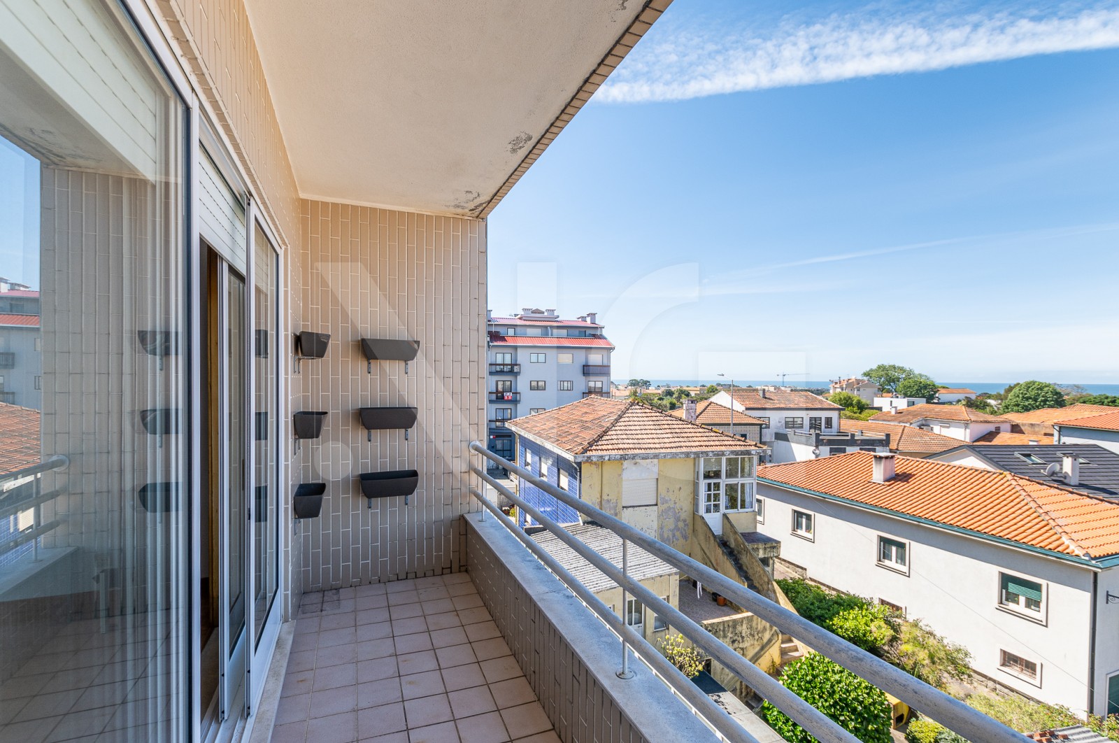 Apartamento T3 para Venda em Canidelo, Vila Nova de Gaia, Porto - Varanda (Imagem 1)