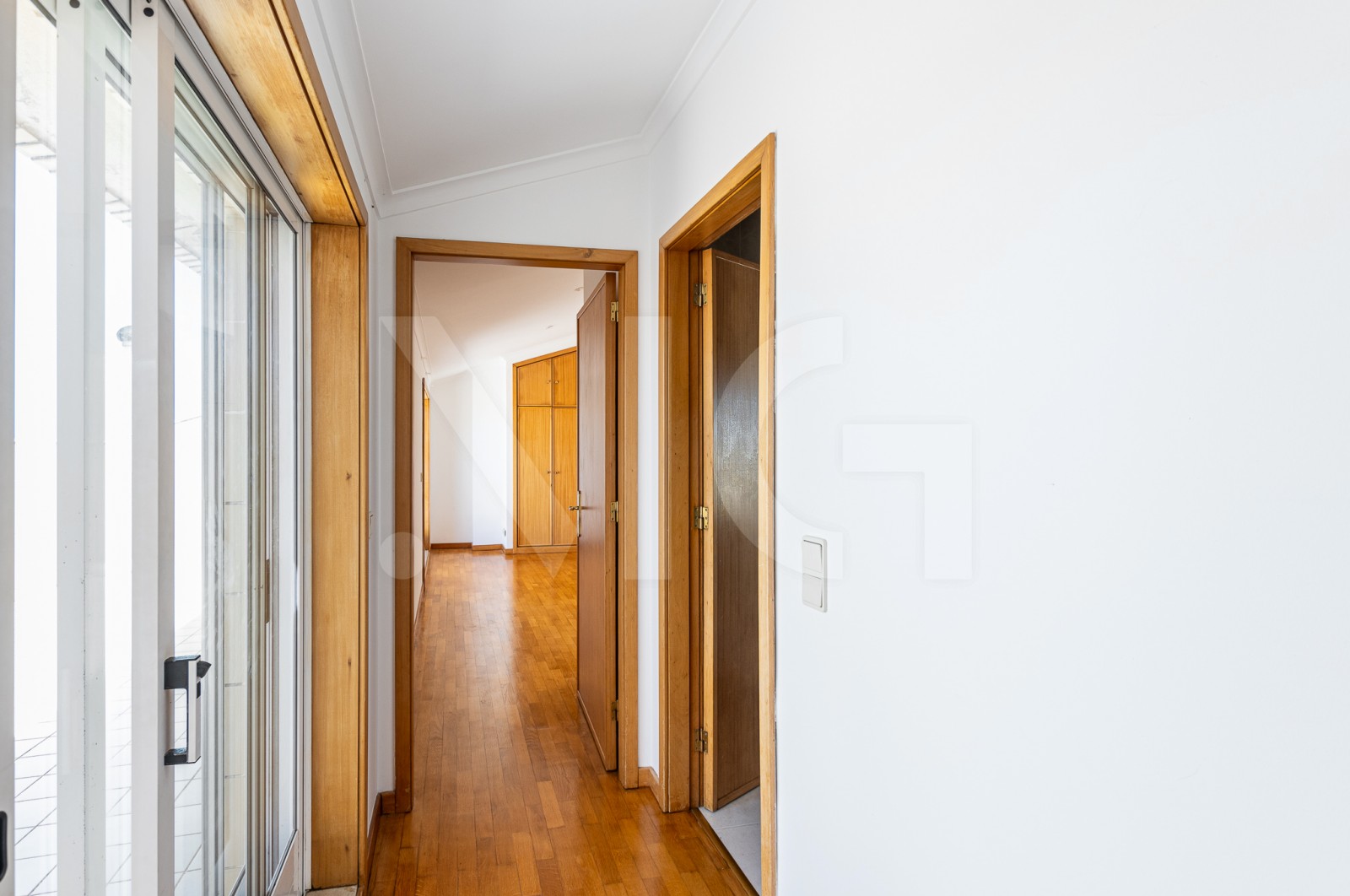 Apartamento T3 para Venda em Canidelo, Vila Nova de Gaia, Porto - Corredor (Imagem 2)