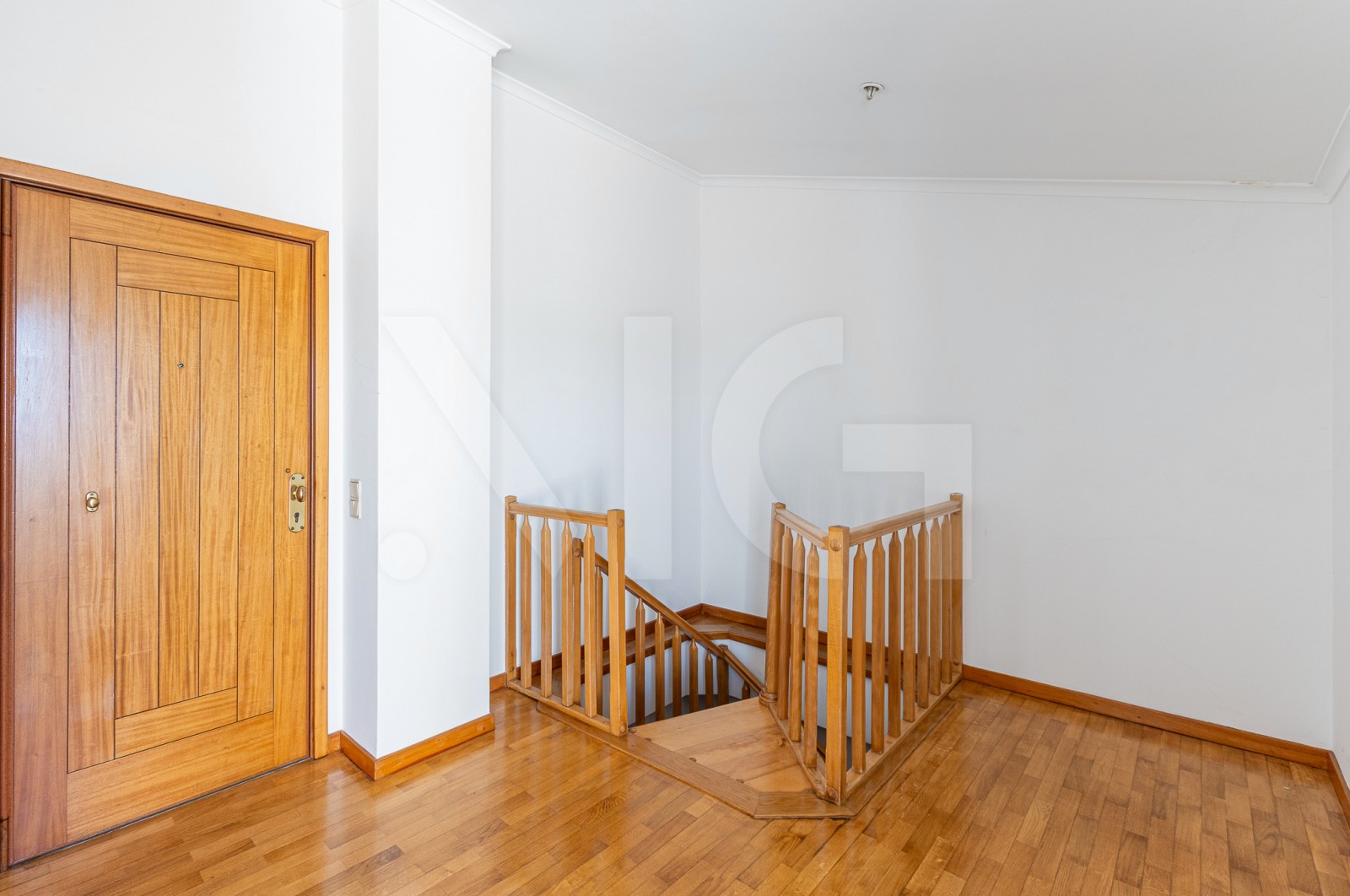 Apartamento T3 para Venda em Canidelo, Vila Nova de Gaia, Porto - Corredor (Imagem 3)