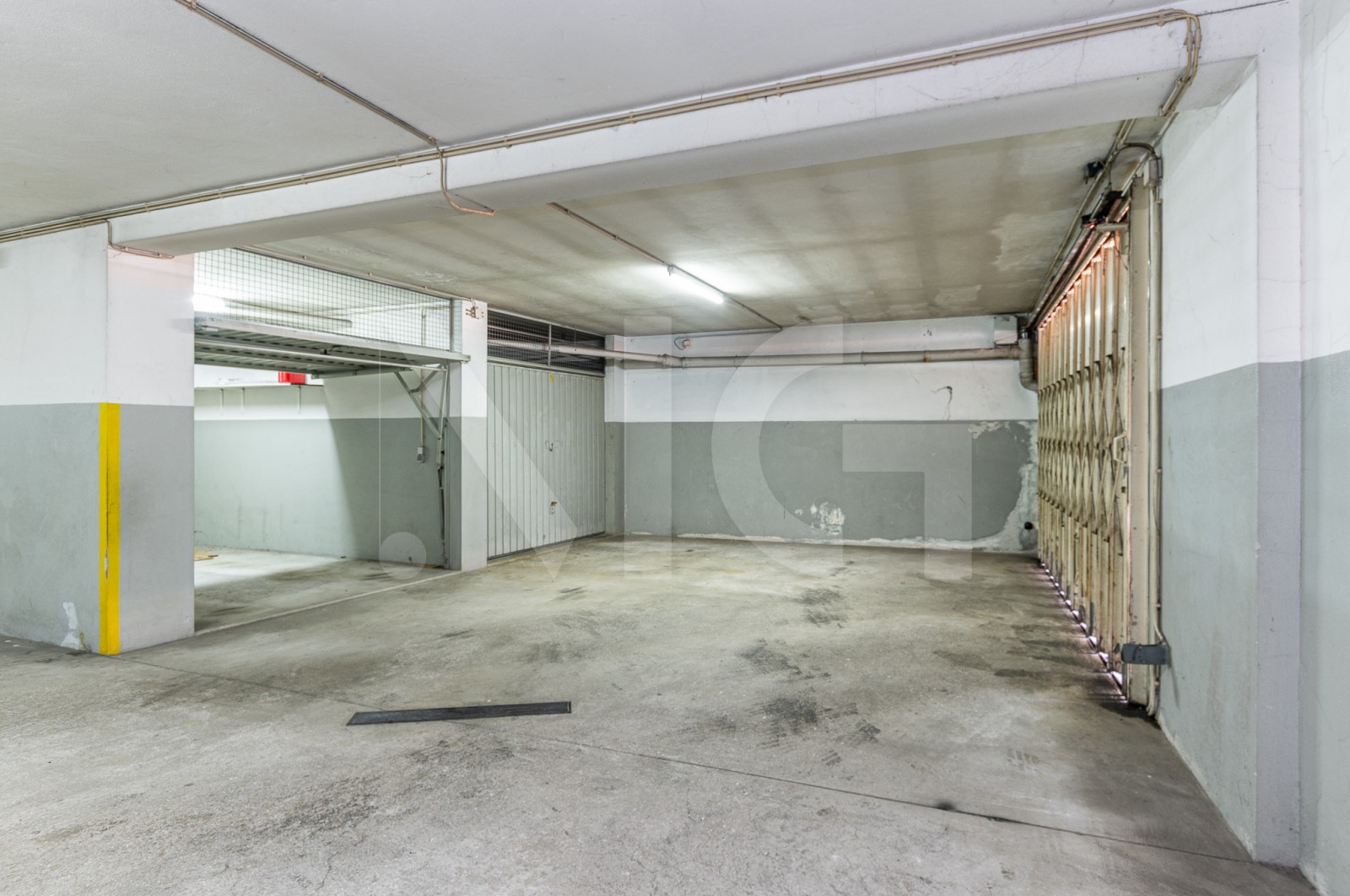 Apartamento T3 para Venda em Canidelo, Vila Nova de Gaia, Porto - Parqueamento/Garagem (Imagem 1)