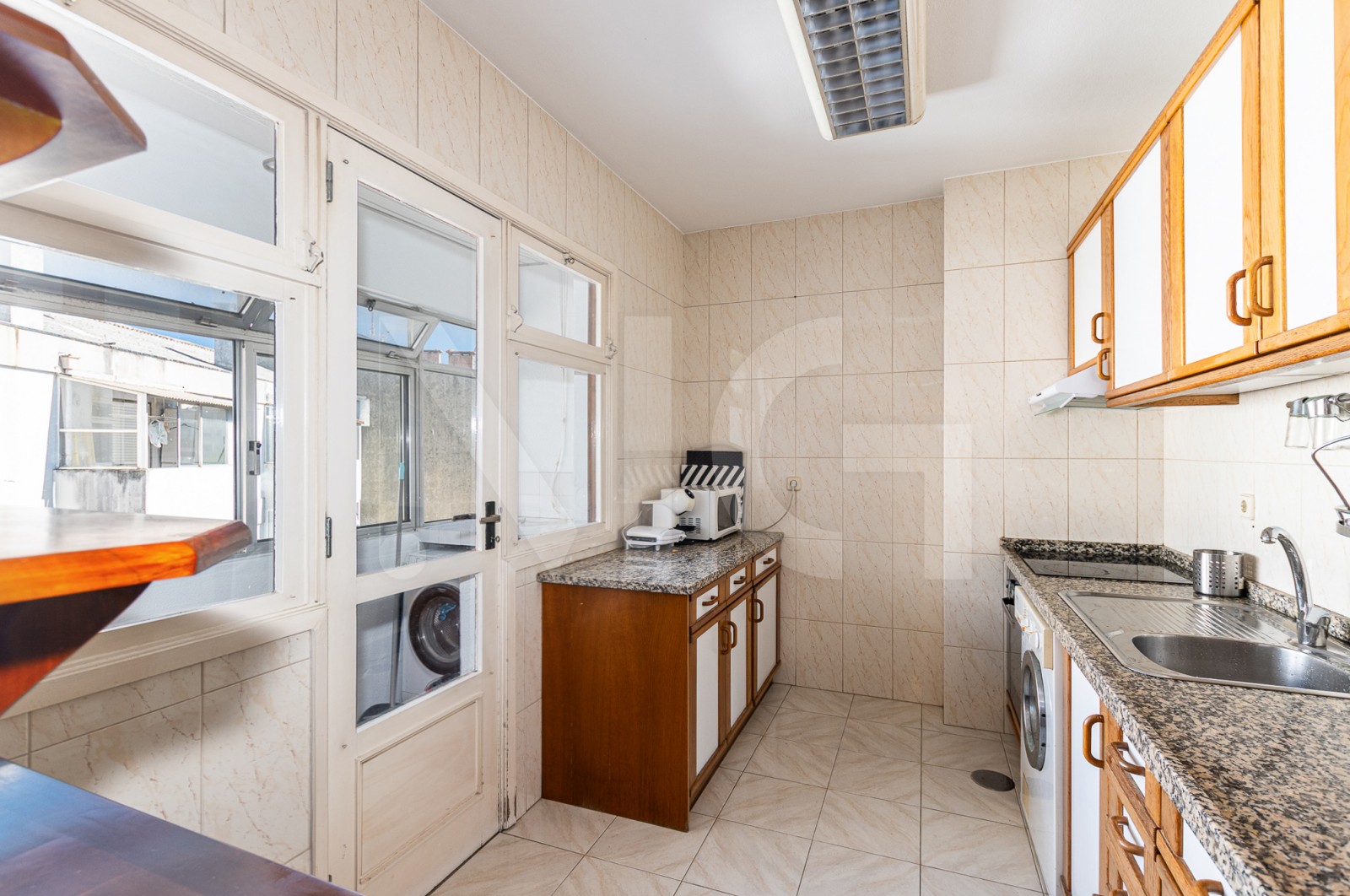 Apartamento T3 para Venda em Lordelo do Ouro e Massarelos, Porto, Porto - Cozinha (Imagem 2)