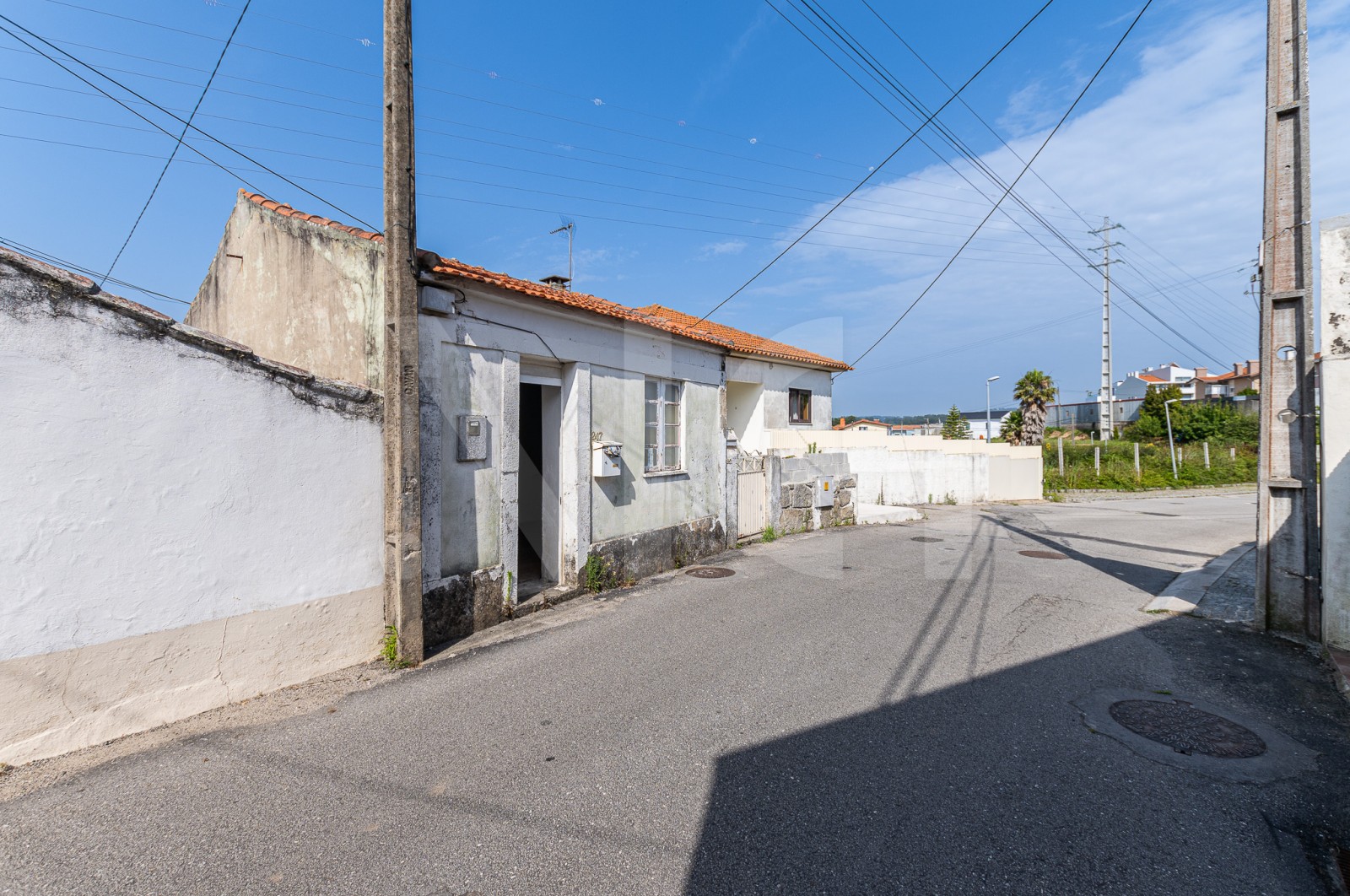 Terreno Urbano para Venda em Anta e Guetim, Espinho, Aveiro - Fachada (Imagem 1)