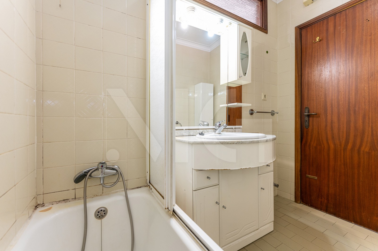 Apartamento T1 para Venda em Campanhã, Porto, Porto - Casa de banho (Imagem 2)