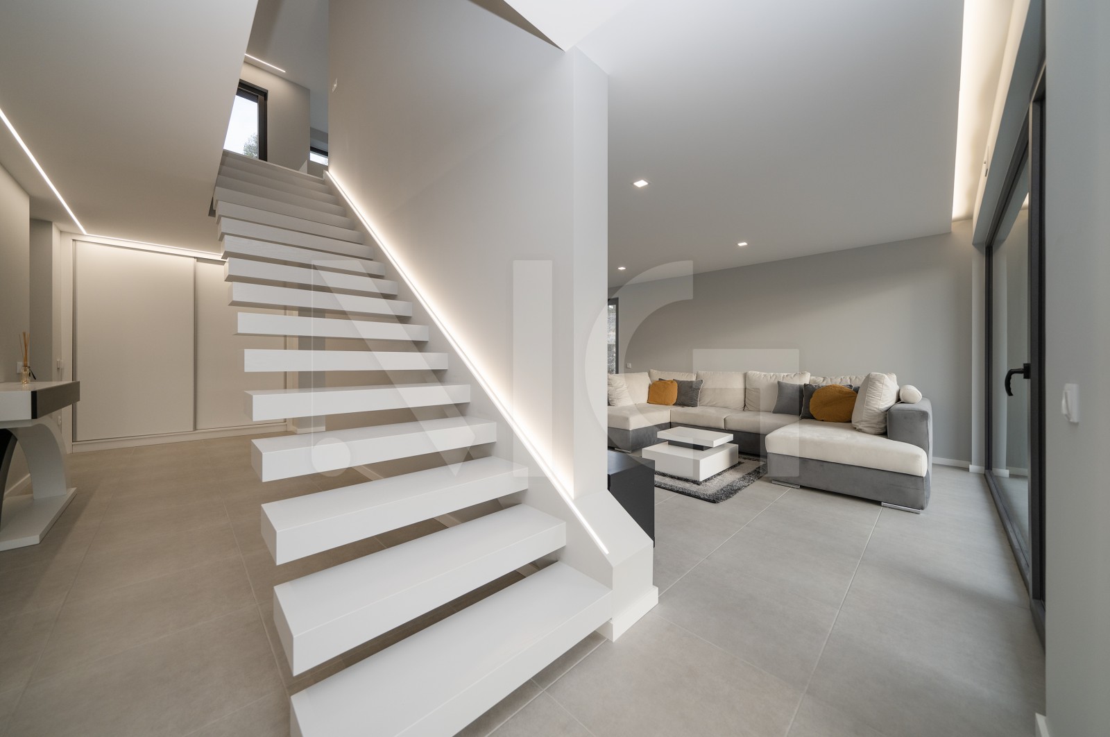 Moradia T3 para Venda em Vila Chã, Esposende, Braga - Corredor (Imagem 4)