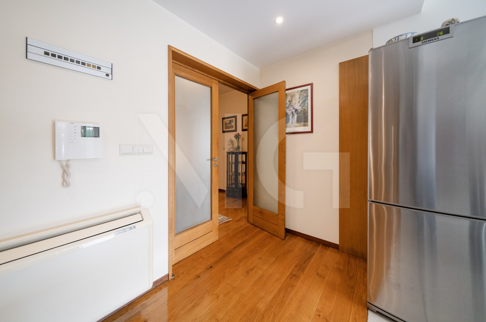 House T6 for For sale in Nogueiró e Tenões, Braga, Braga - Corredor (Imagem 1)