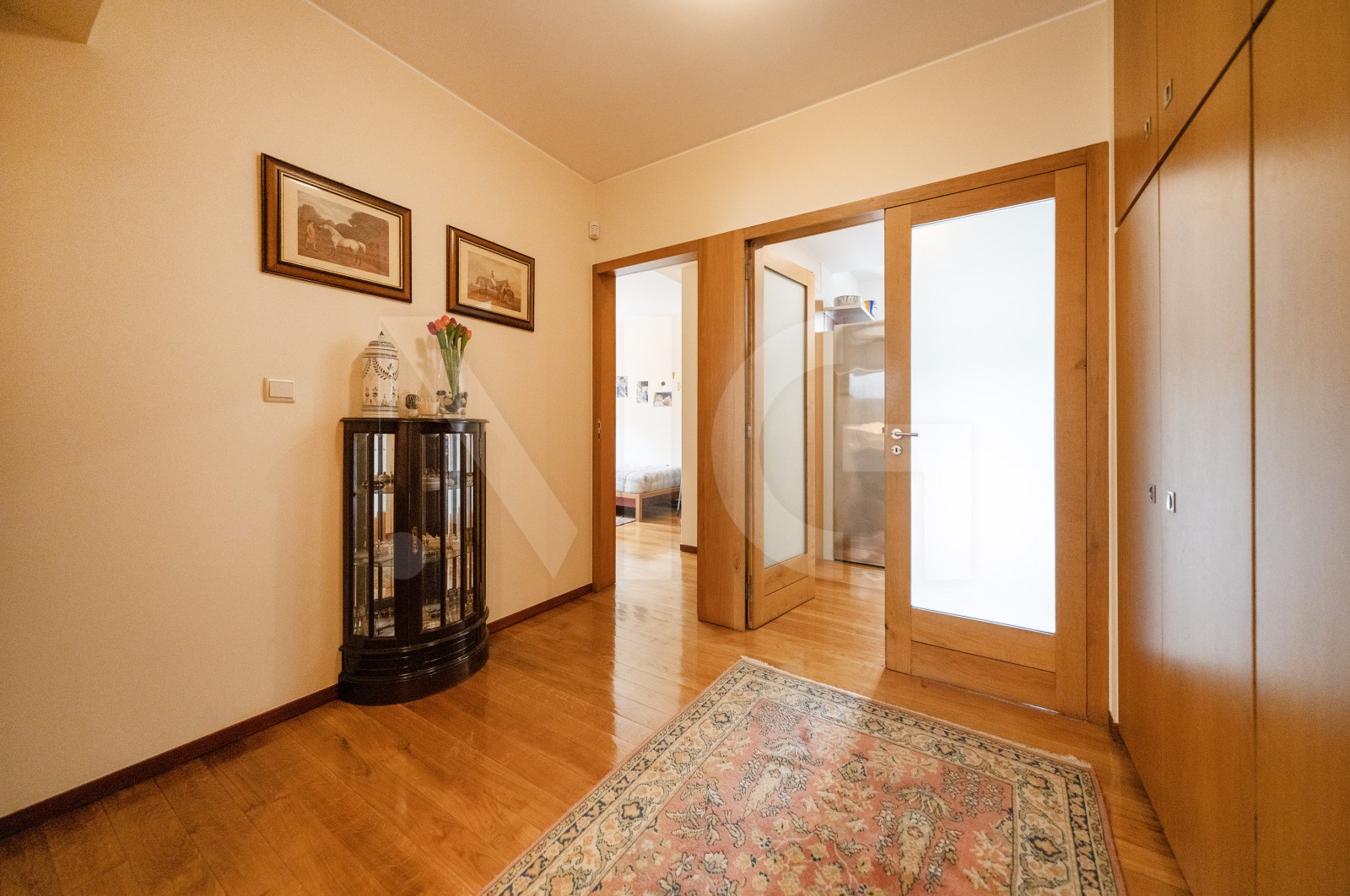 House T6 for For sale in Nogueiró e Tenões, Braga, Braga - Corredor (Imagem 3)