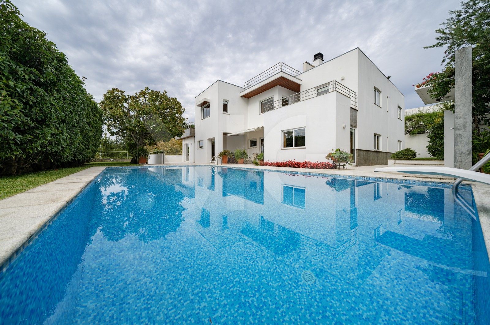 House T6 for For sale in Nogueiró e Tenões, Braga, Braga - Fachada (Imagem 2)