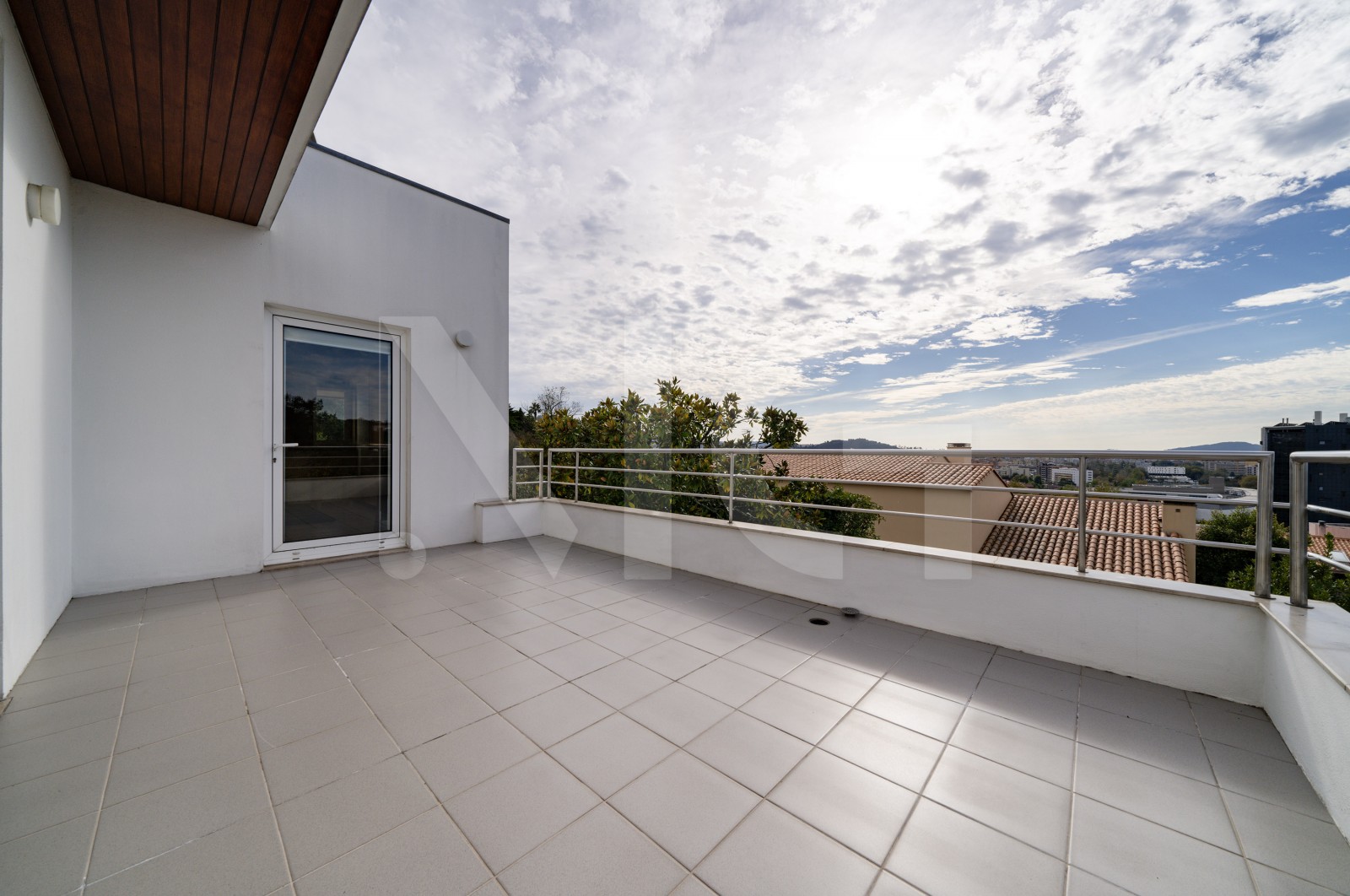 House T6 for For sale in Nogueiró e Tenões, Braga, Braga - Terraço (Imagem 3)
