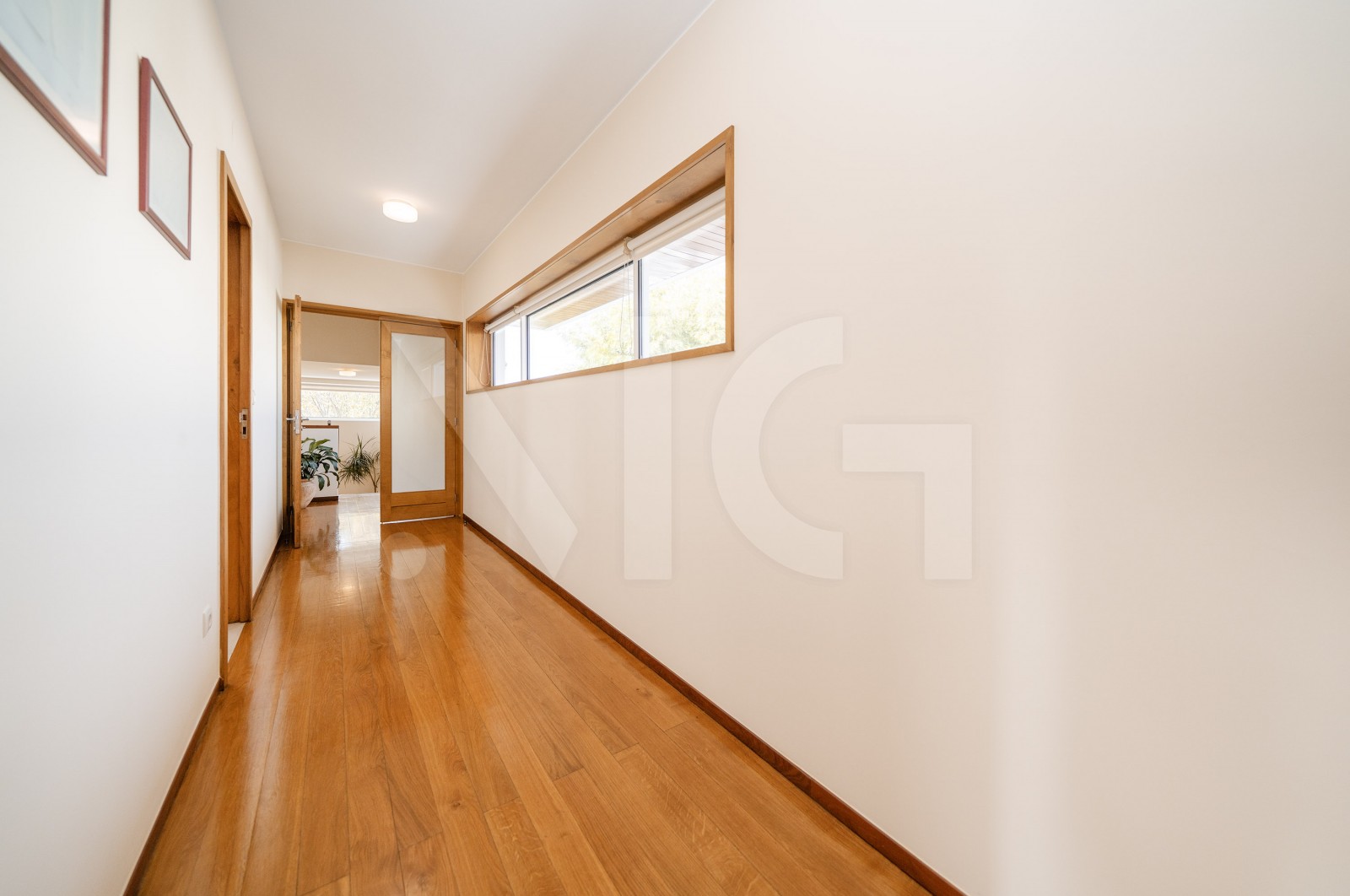 House T6 for For sale in Nogueiró e Tenões, Braga, Braga - Corredor (Imagem 9)