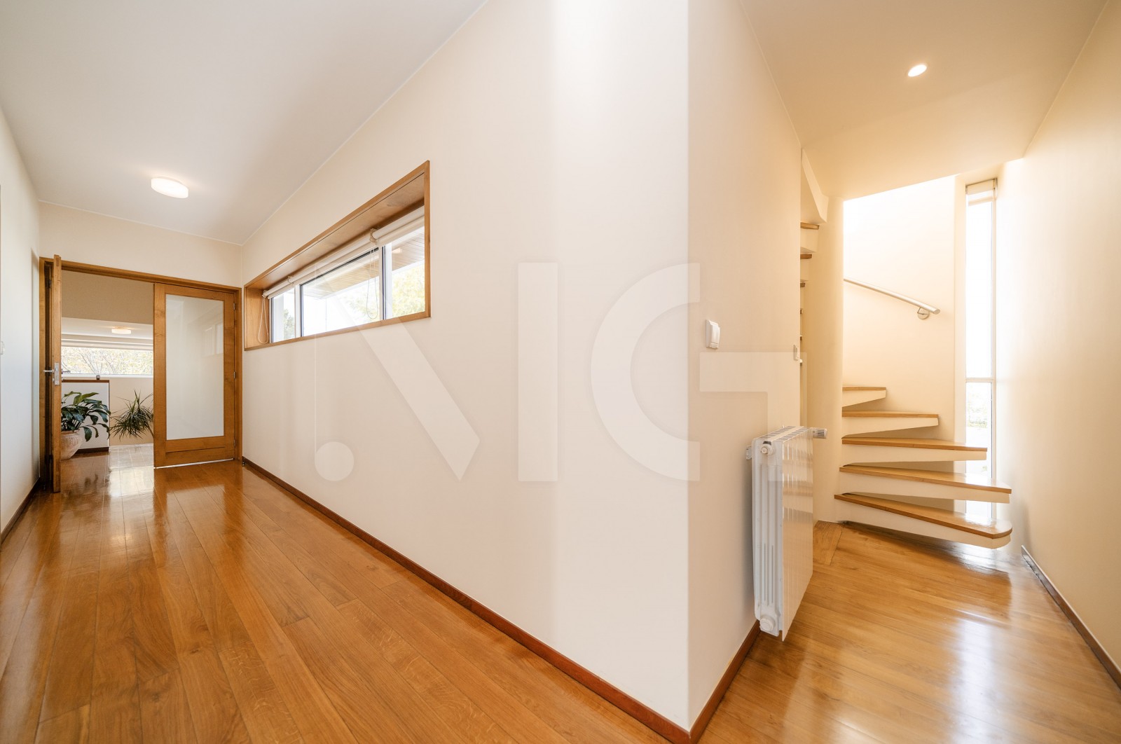 House T6 for For sale in Nogueiró e Tenões, Braga, Braga - Corredor (Imagem 11)