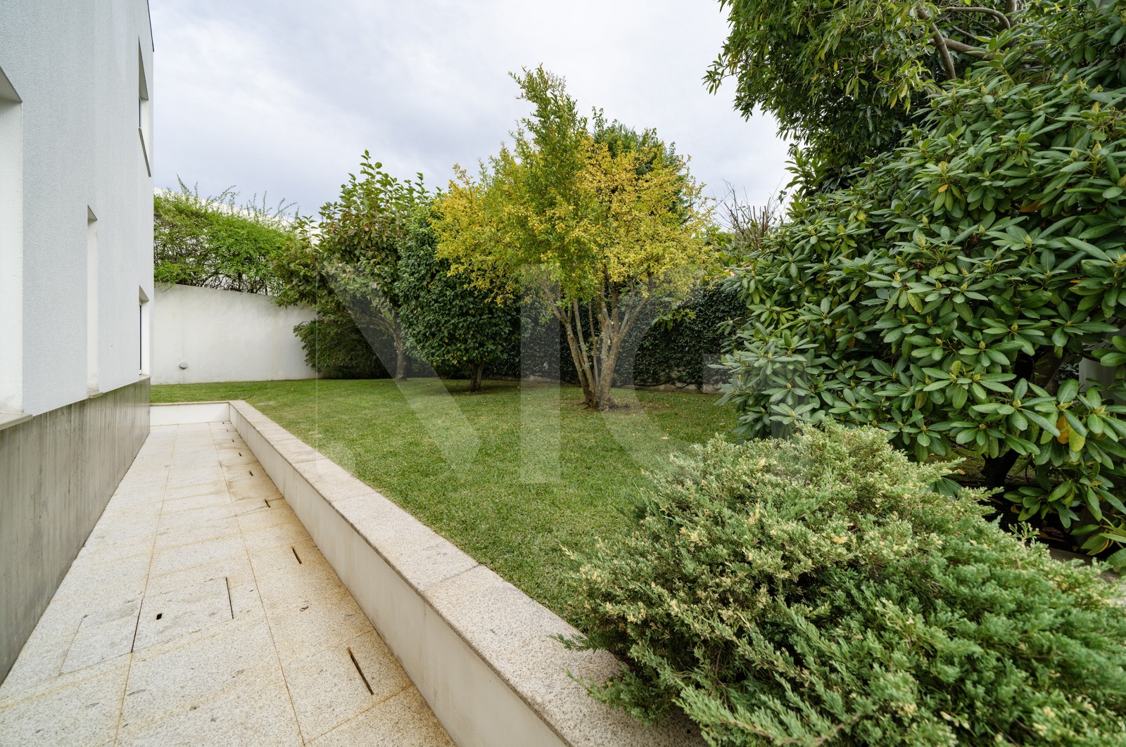 House T6 for For sale in Nogueiró e Tenões, Braga, Braga - Quintal/Jardim (Imagem 2)