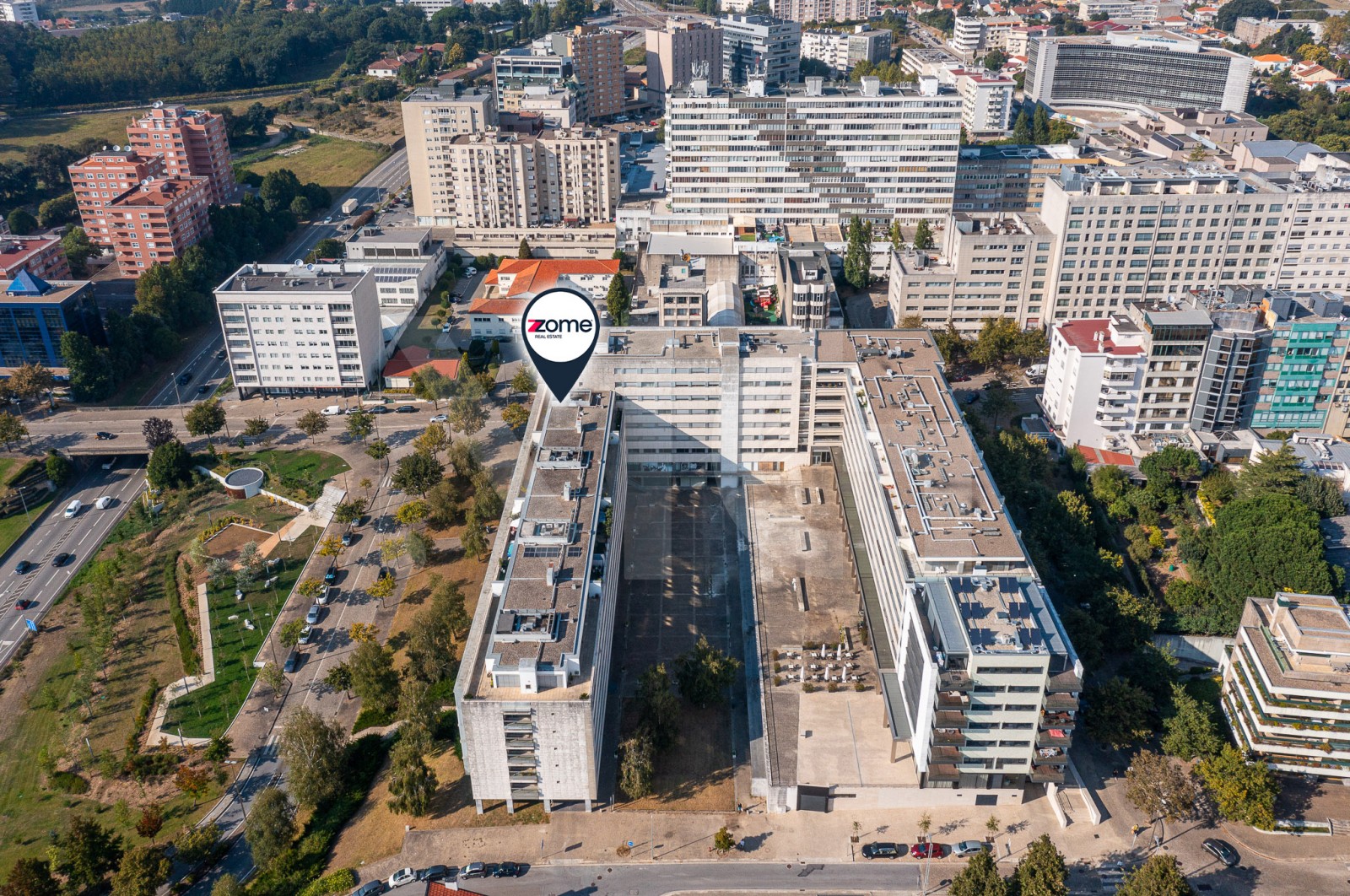 Apartment T4 for For sale in Cidade da Maia, Maia, Porto - Fachada (Imagem 2)