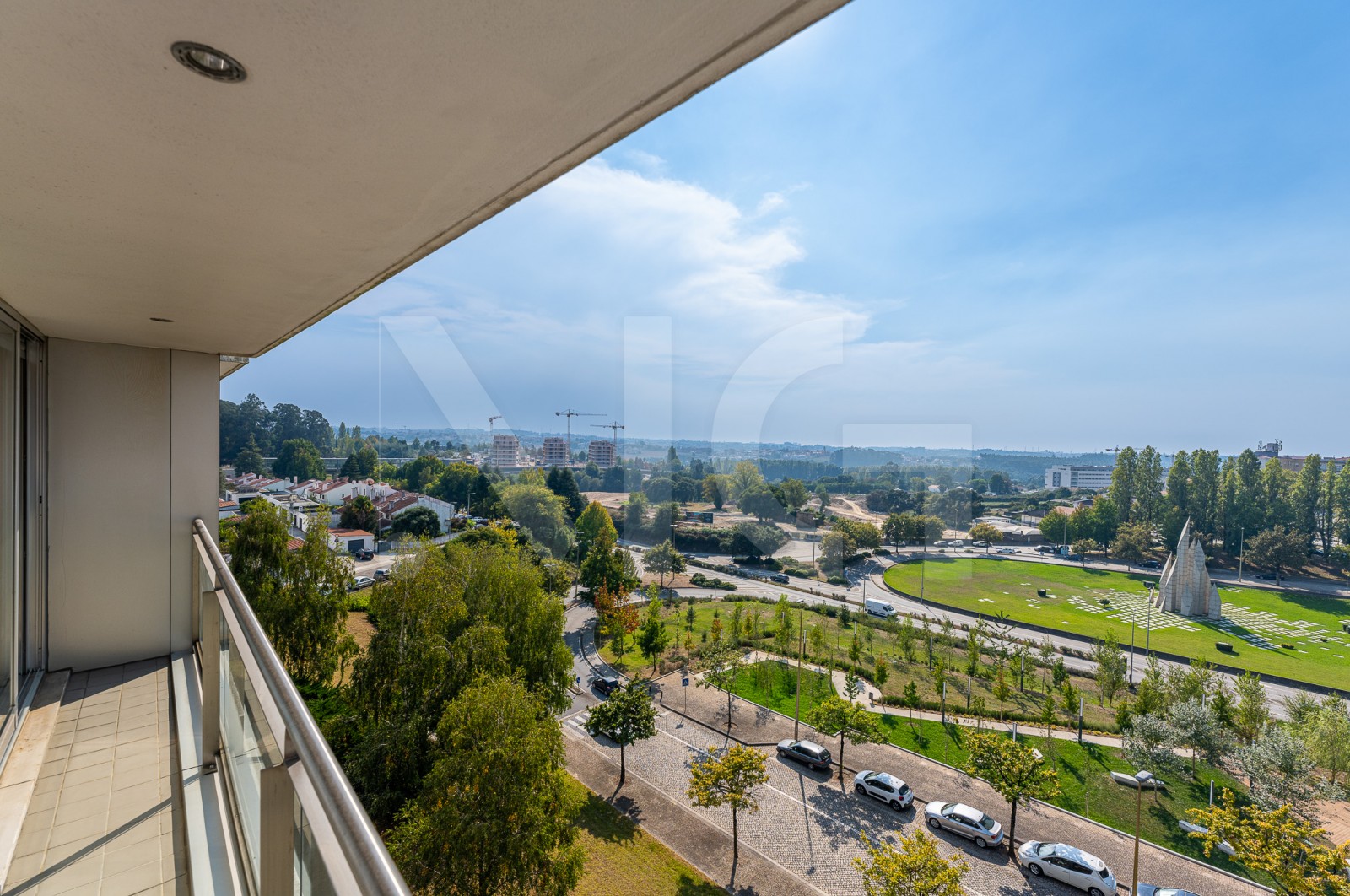 Apartment T4 for For sale in Cidade da Maia, Maia, Porto - Varanda (Imagem 4)