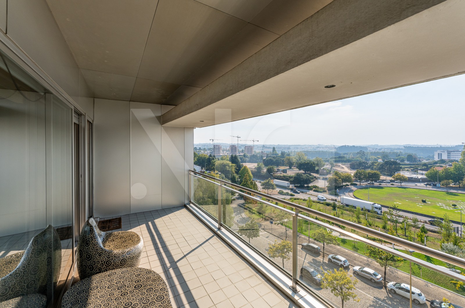 Apartment T4 for For sale in Cidade da Maia, Maia, Porto - Varanda (Imagem 1)