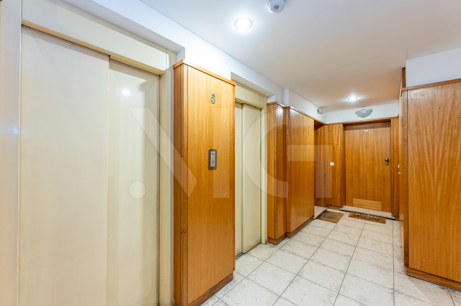 Apartment T2+1 for For sale in Águas Santas, Maia, Porto - Áreas comuns (Imagem 2)