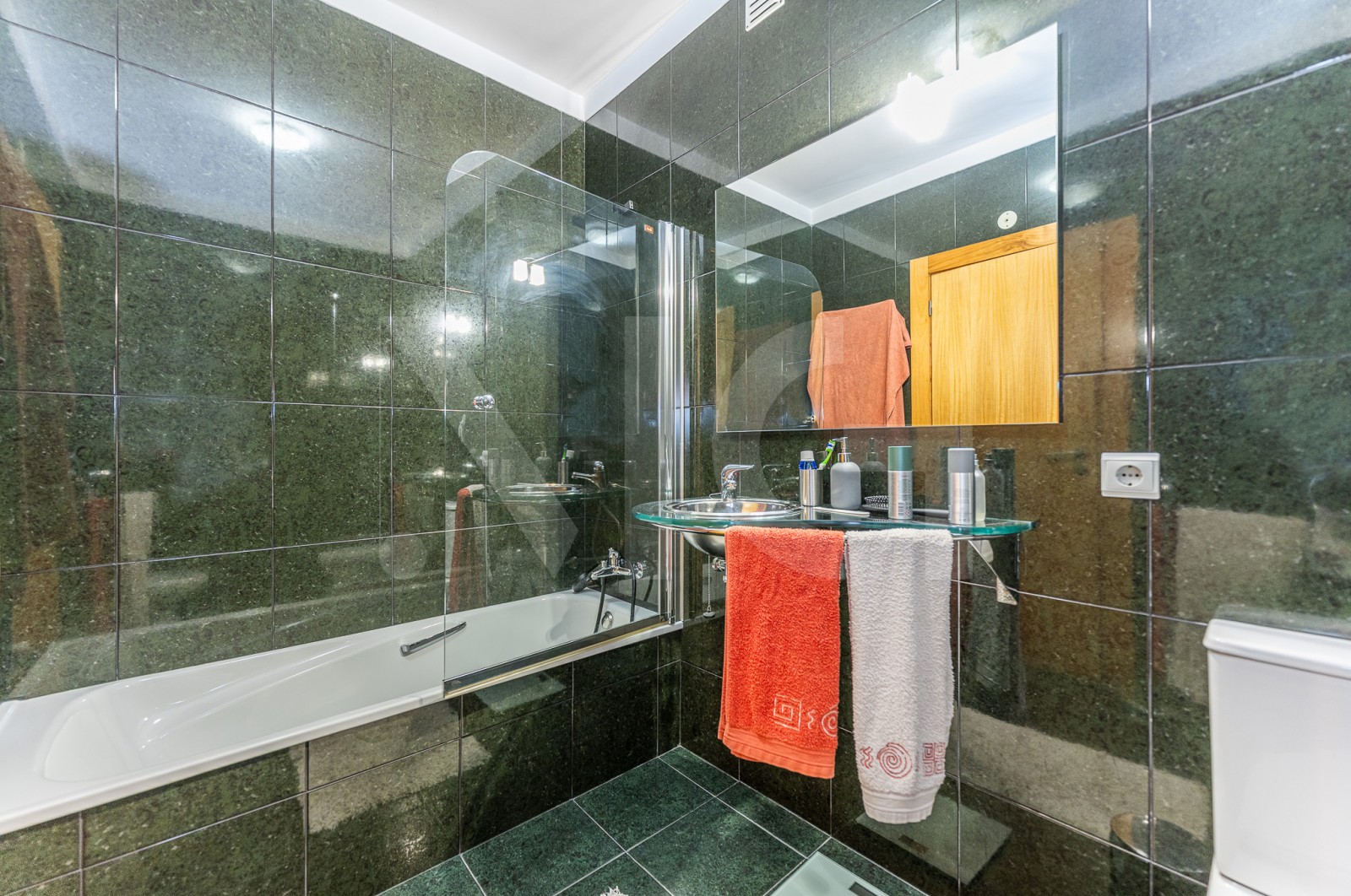 Apartment T2+1 for For sale in Águas Santas, Maia, Porto - Casa de banho (Imagem 2)