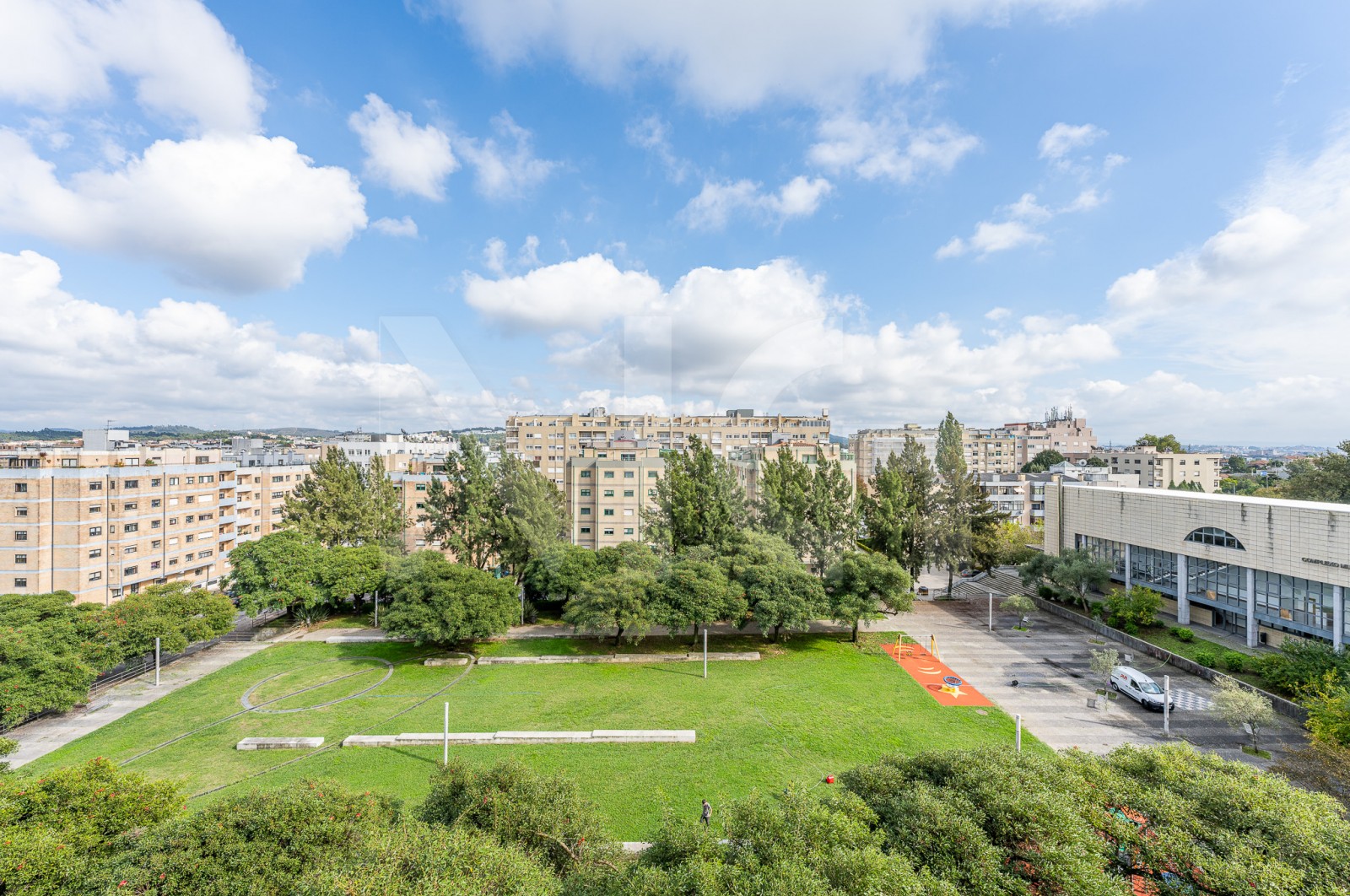 Apartment T2+1 for For sale in Águas Santas, Maia, Porto - Vistas (Imagem 2)