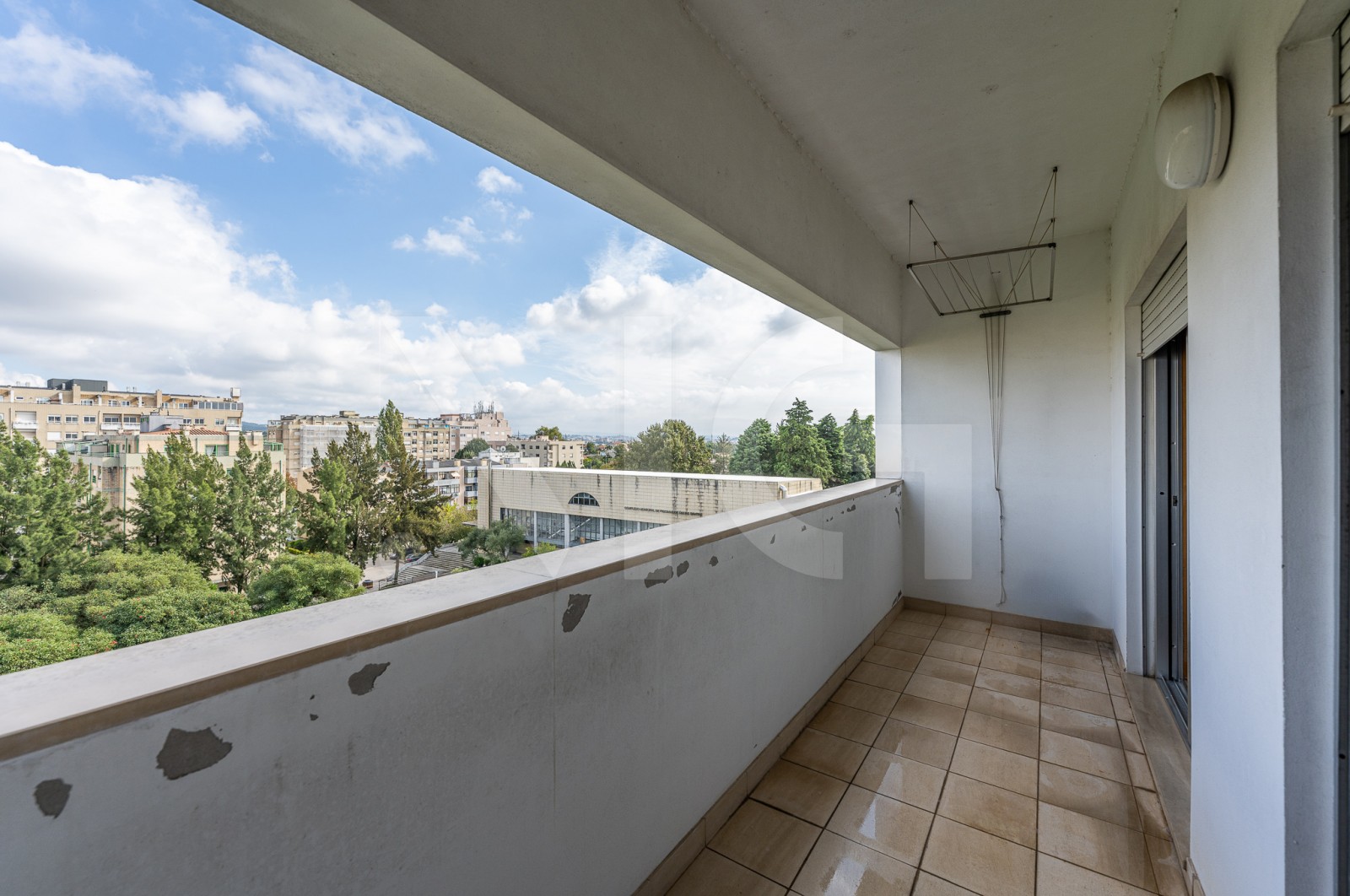 Apartment T2+1 for For sale in Águas Santas, Maia, Porto - Varanda (Imagem 2)