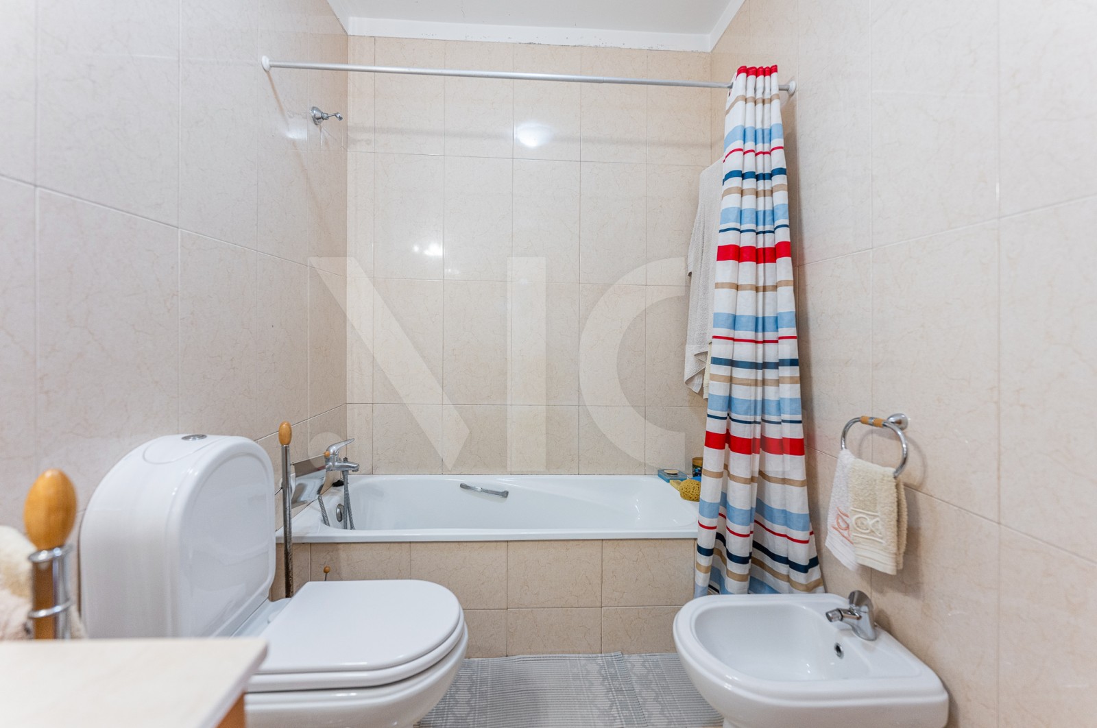 Apartment T2+1 for For sale in Águas Santas, Maia, Porto - Casa de banho (Imagem 5)