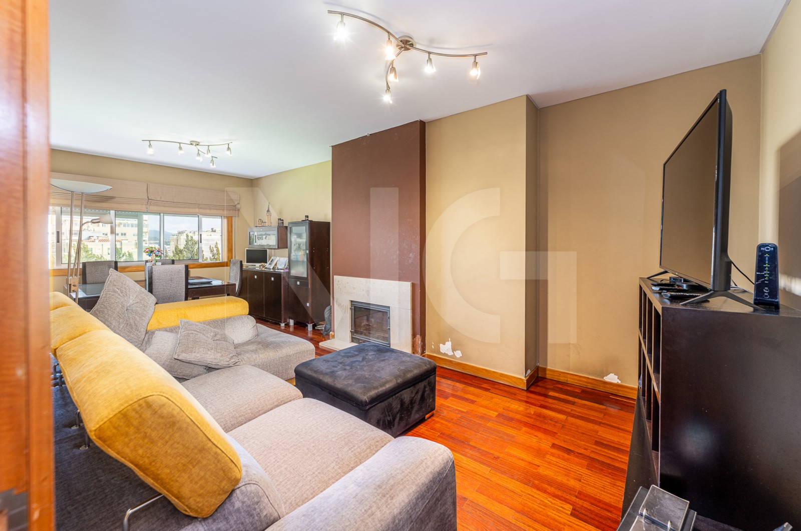 Apartment T2+1 for For sale in Águas Santas, Maia, Porto - Sala (Imagem 1)