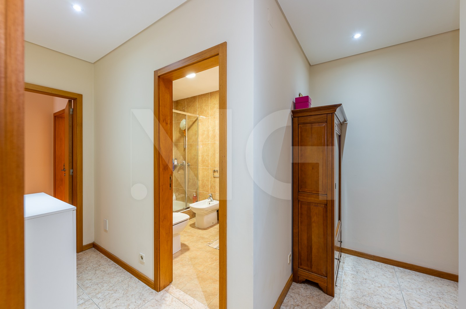 Apartamento T2 para Venda em Árvore, Vila do Conde, Porto - Corredor (Imagem 5)